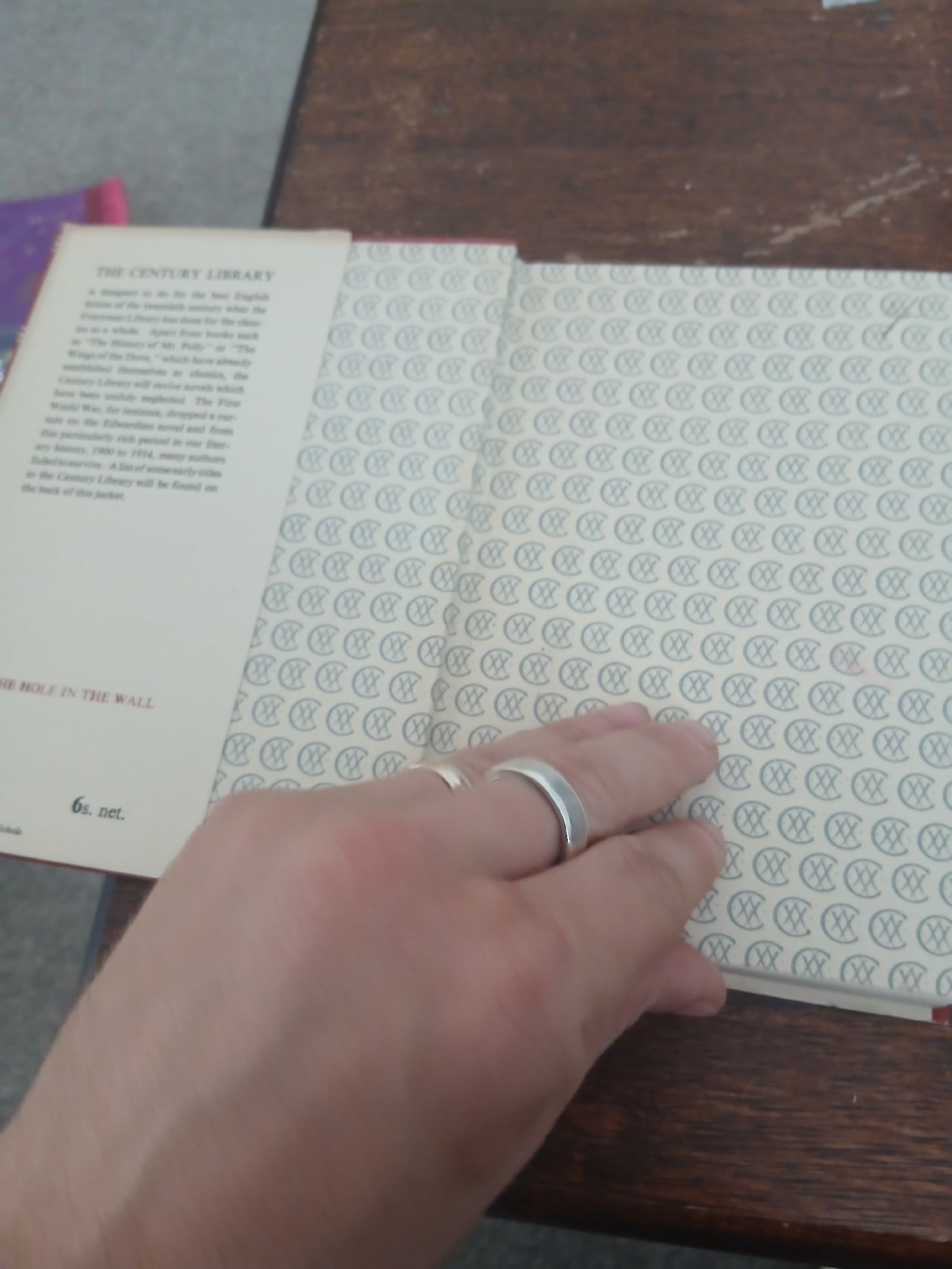 Arthur Morrison The Hole in the Wall Book, Eyre & Spottiswoode, small, Good condition — preloved on SilentSale®