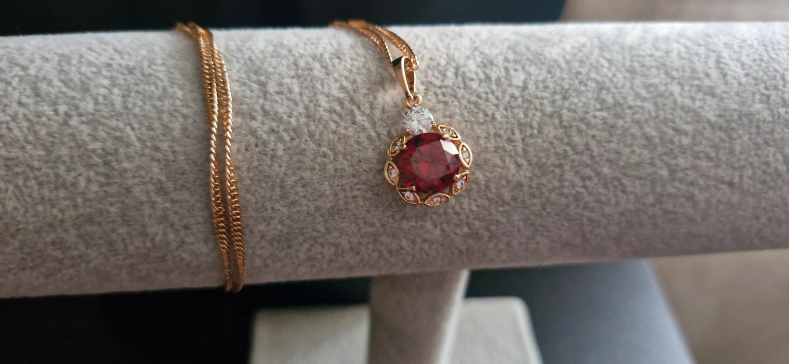 Gold Tone Necklace Pendant with Red and Clear Stones, Gold Tone, One Size, New condition — preloved on SilentSale®
