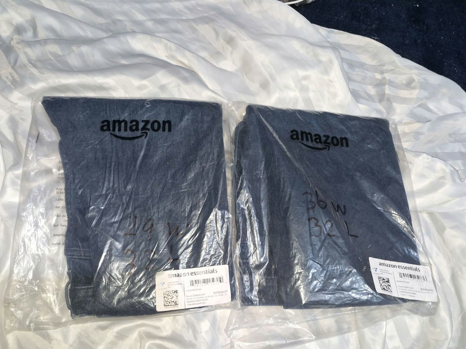 Amazon Essentials Medium Washed Slim Jeans – 28W 32L, Amazon Essentials, W28 L32, New condition — preloved on SilentSale®