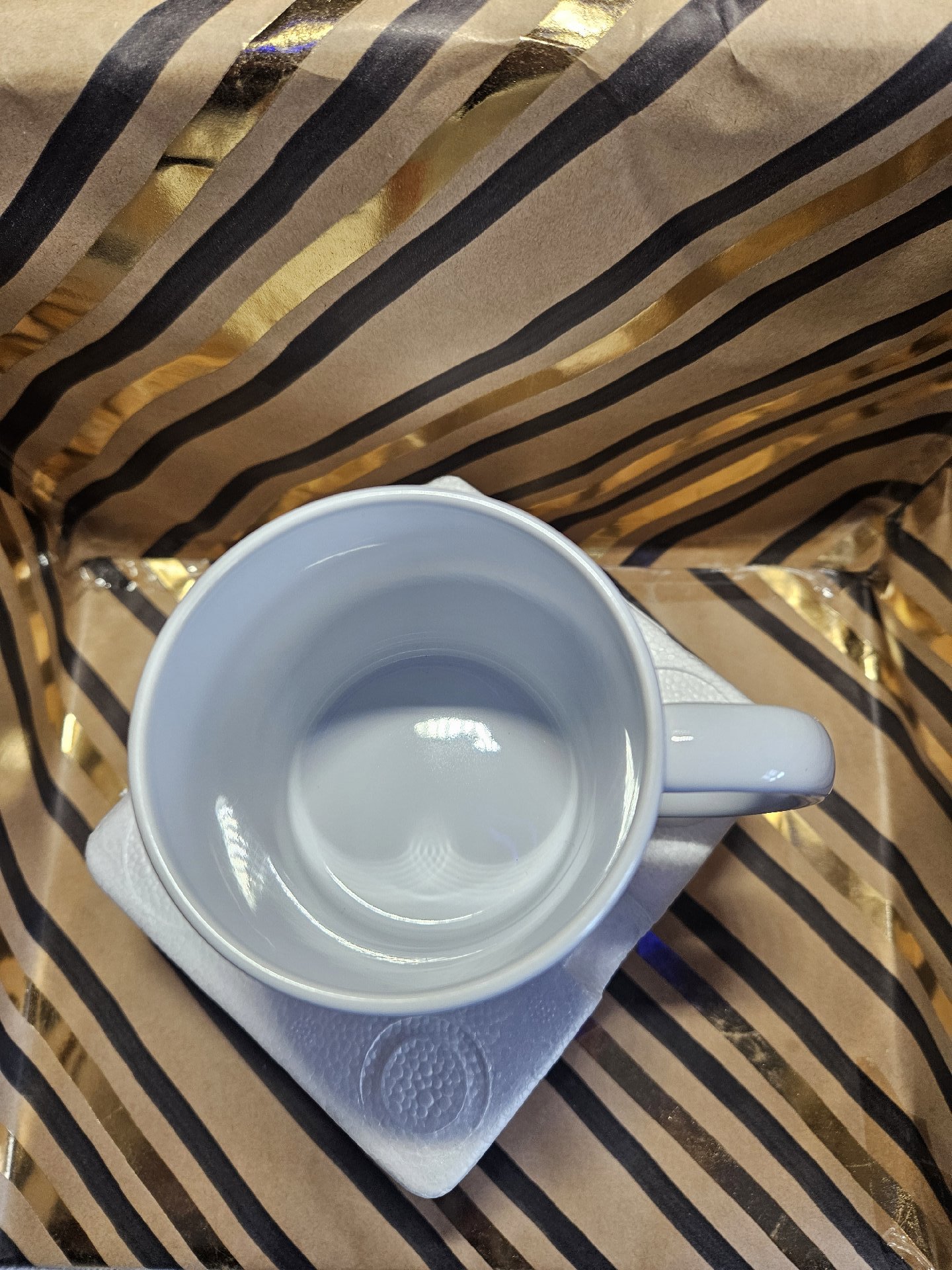 Halloween vacation coffee mug, Unbranded, One Size, New condition — preloved on SilentSale®