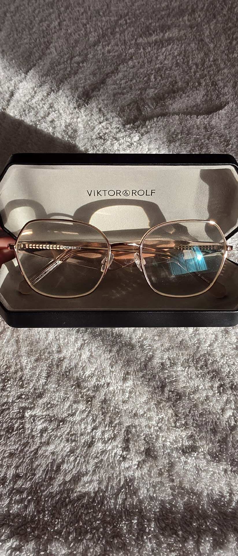 Viktor & rolf glasses and case, Viktor & Rolf, One Size, Excellent condition — preloved on SilentSale®