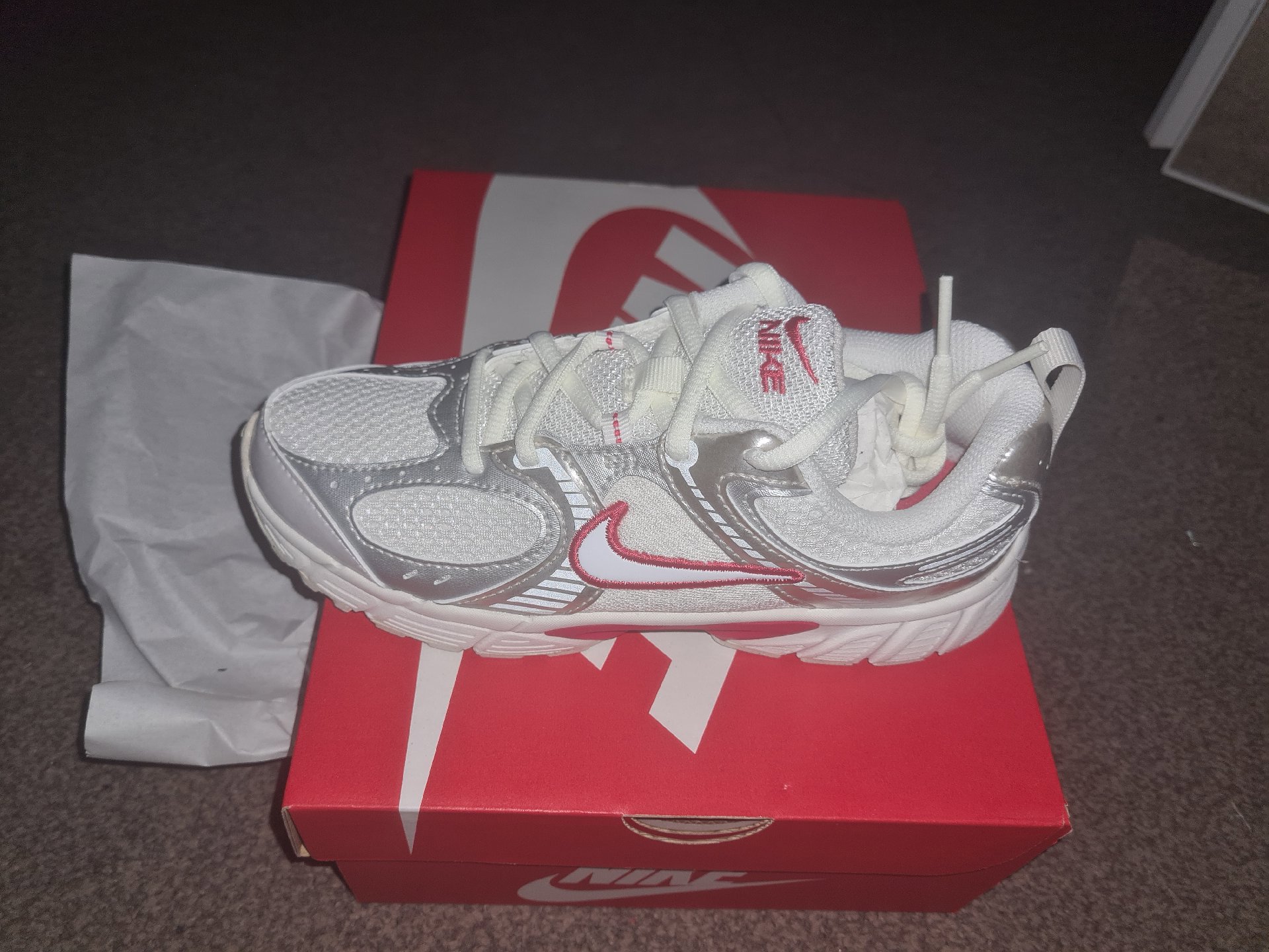 Nike V5 RNR Lace White and Tropical Pink Trainers – UK 2 Youth, Nike, UK 2 Y, Excellent condition — preloved on SilentSale®