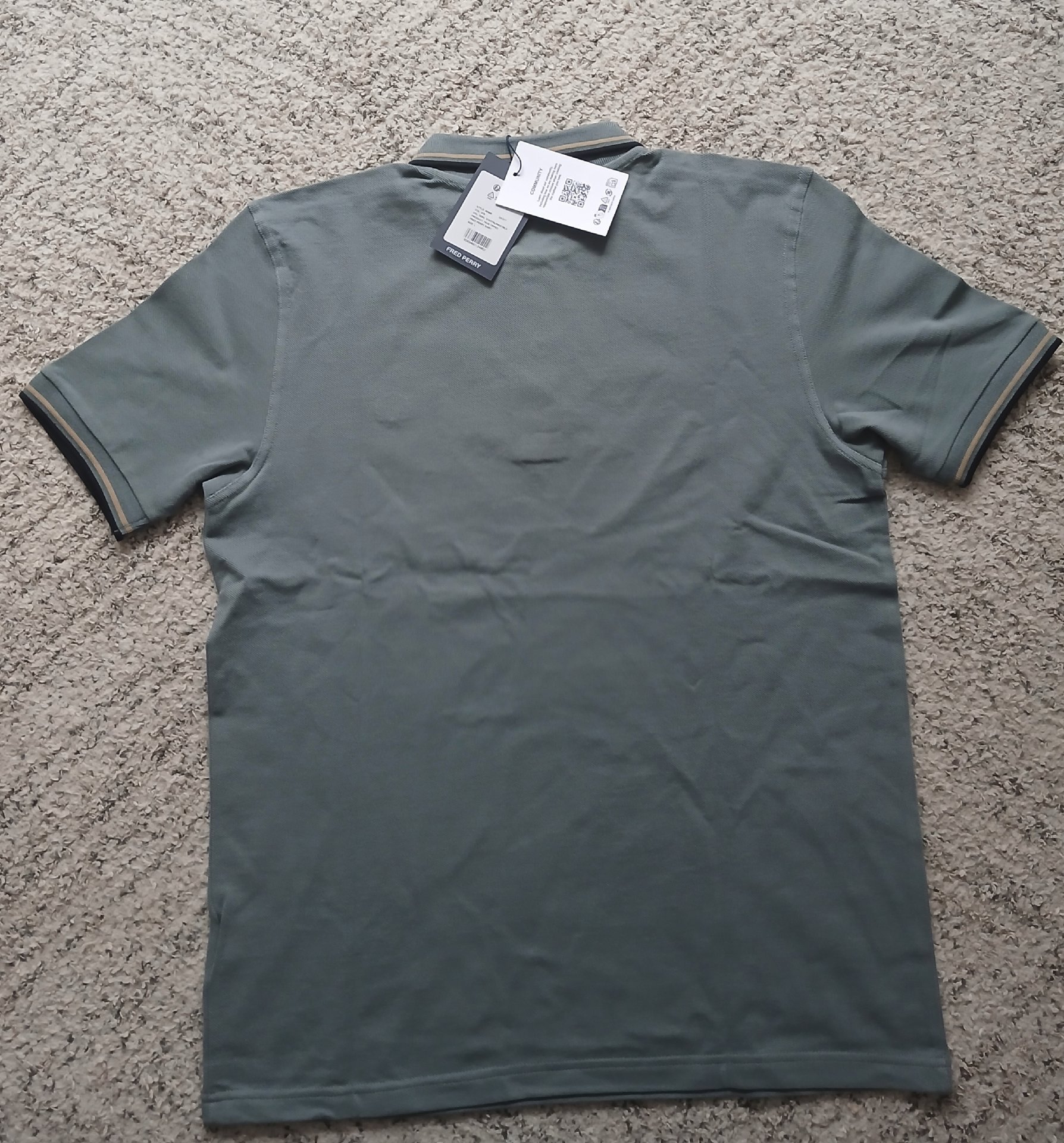 Fred perry polo shirt size large grey in colour , Fred Perry, L, New condition — preloved on SilentSale®