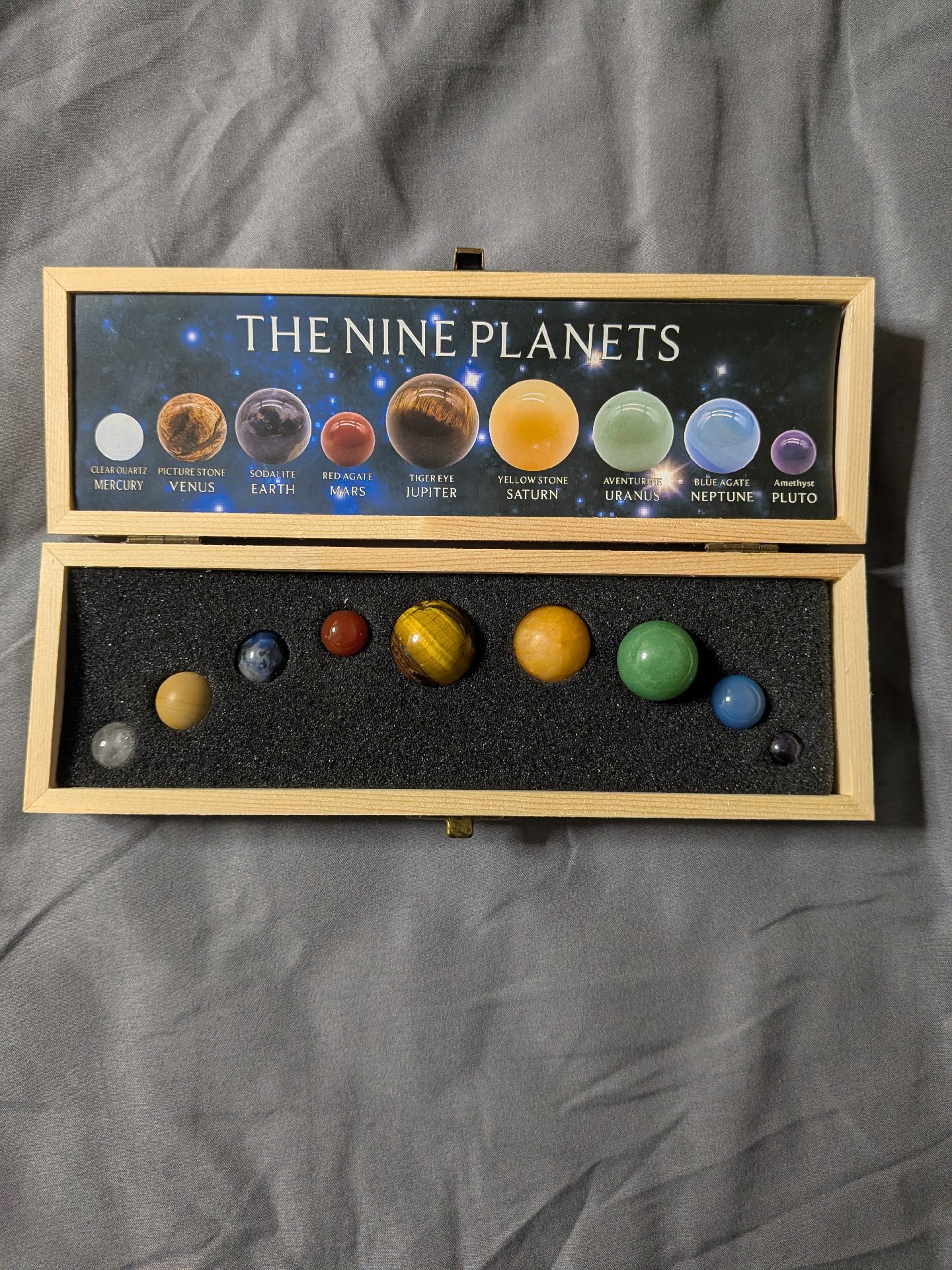 The Nine Planets Decorative Stone Set in Wooden Box, Unbranded, Small, Like New condition — preloved on SilentSale®