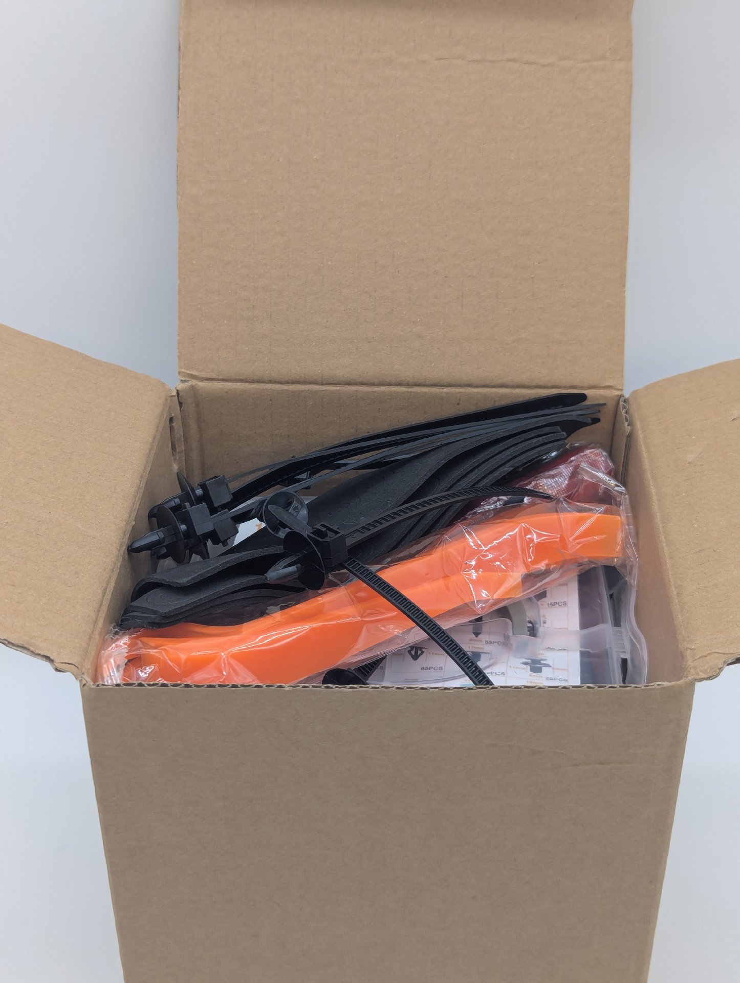 Universal Car Trim Clip Fastener Assortment Kit with Tools, Universal, One Size, New condition — preloved on SilentSale®