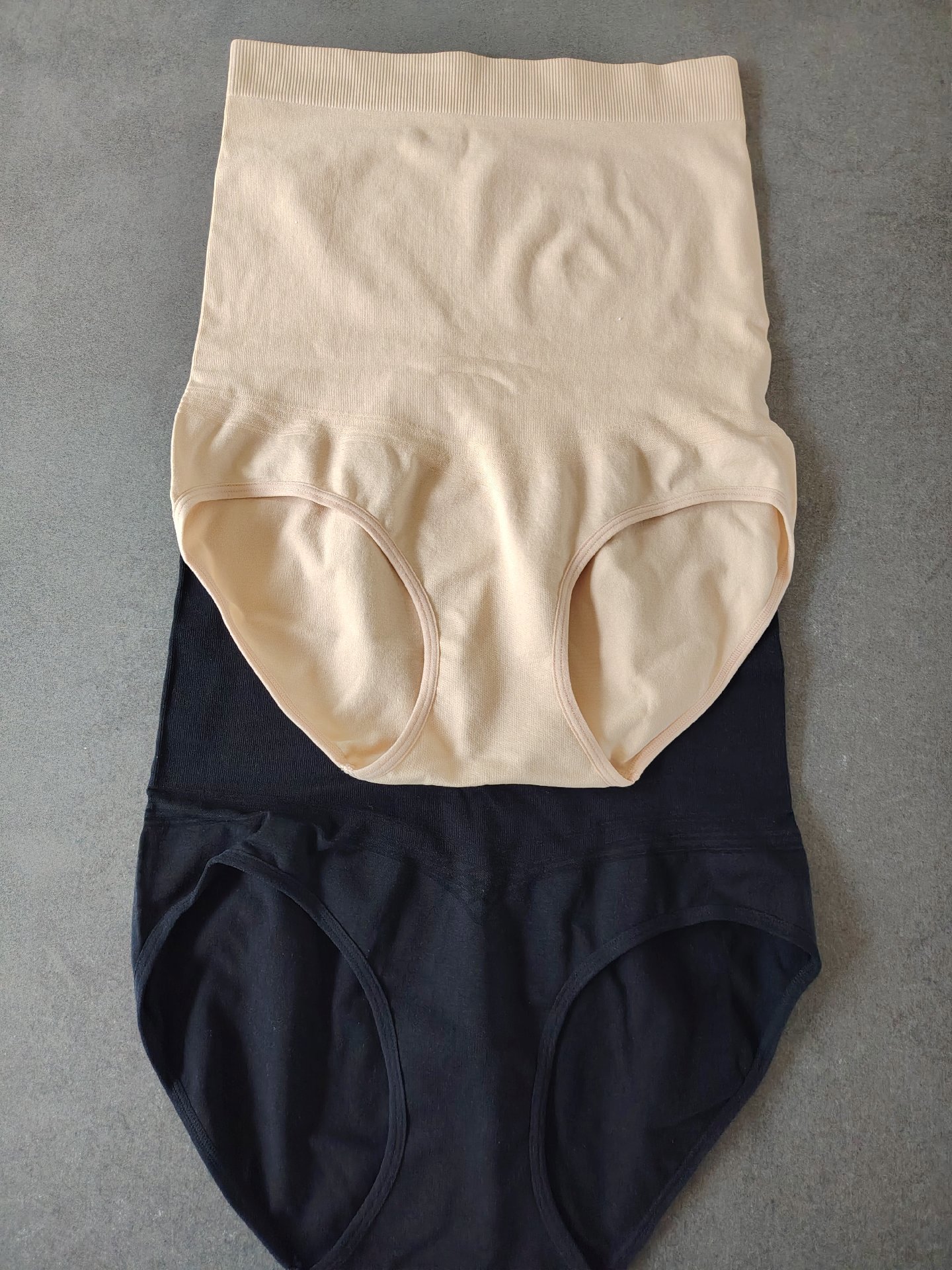 Women's High Waisted, Uniqlo, XL, New condition — preloved on SilentSale®