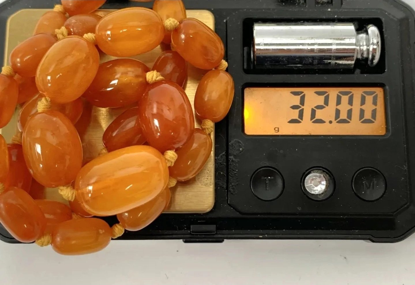 Vintage Amber Bead Necklace with 9ct Gold Clasp: Graduated Oval, 32gm, 50cm, Vintage, One Size, Excellent condition — preloved on SilentSale®