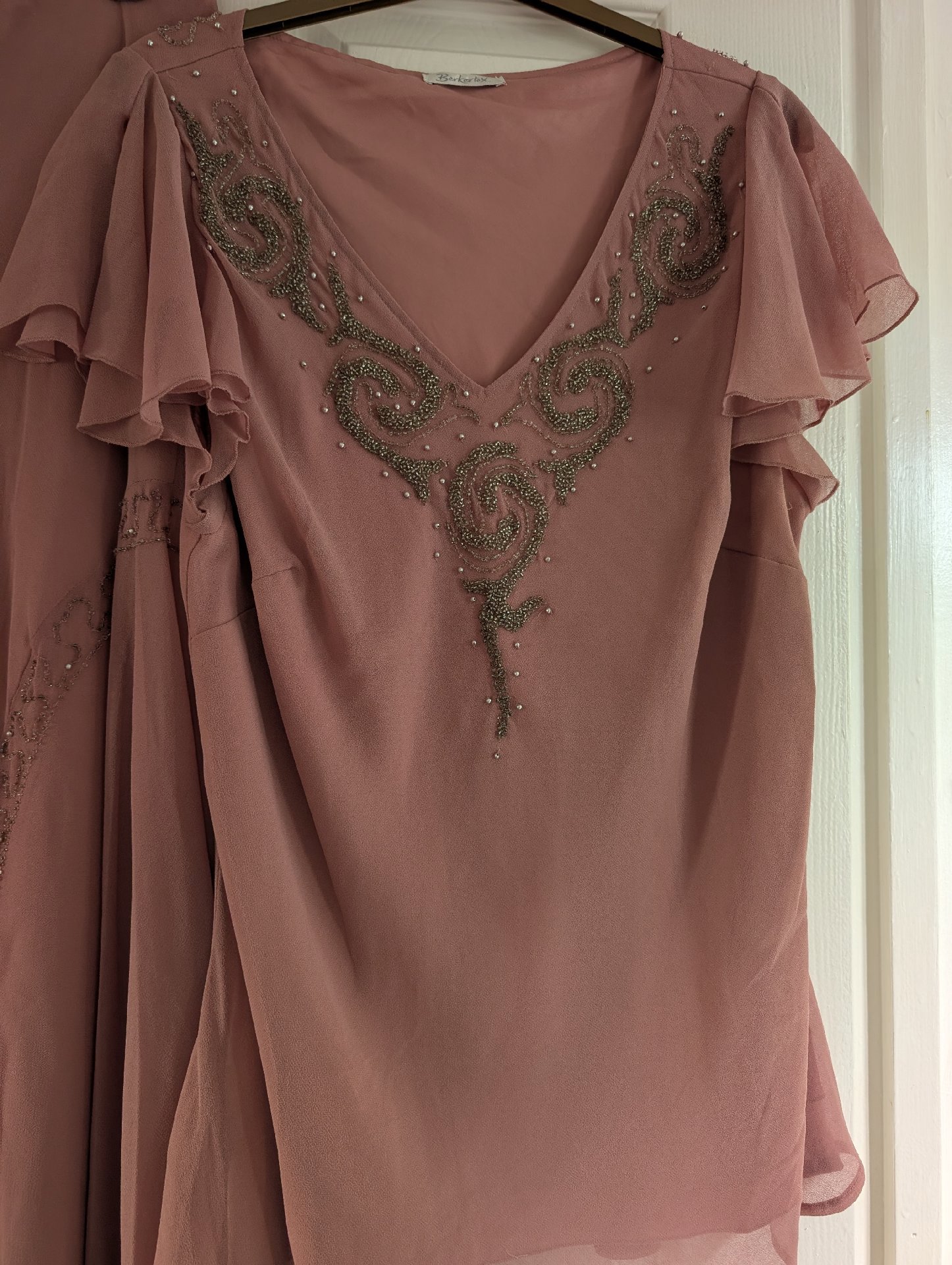 Berkertex Pink Beaded Evening Skirt and Top Set, Berkertex, 18, Excellent condition — preloved on SilentSale®