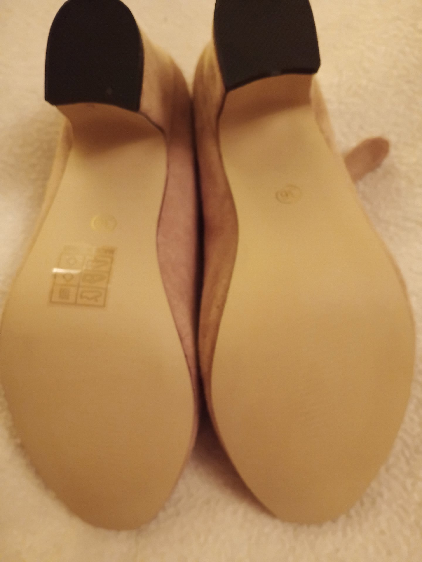 Beige Suede Effect T-Bar Block Heel Shoes – Size 3, Unbranded, 3, Excellent condition — preloved on SilentSale®
