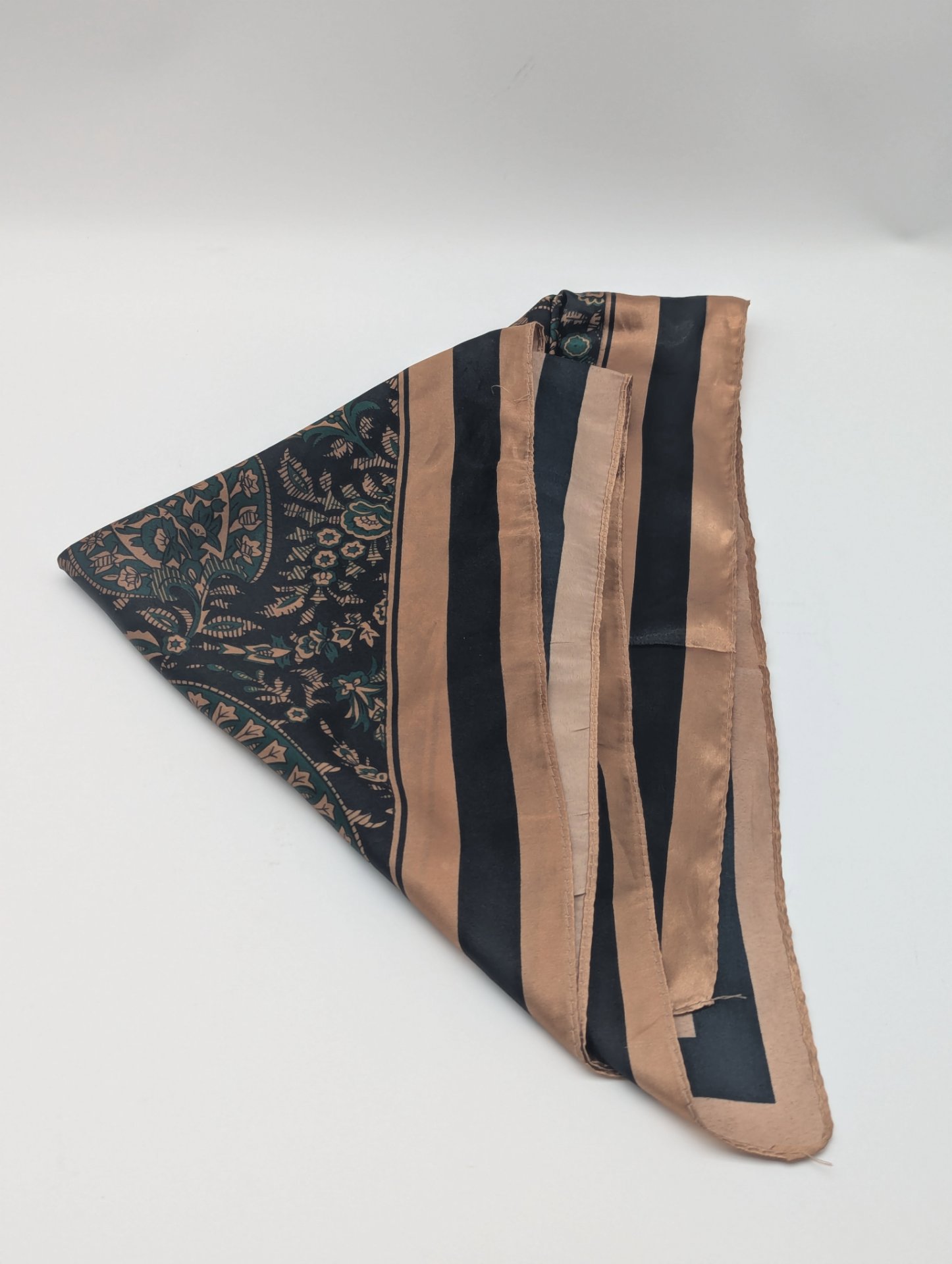 Paisley Patterned Silk Scarf in Black and Brown, Unbranded, S, New condition — preloved on SilentSale®