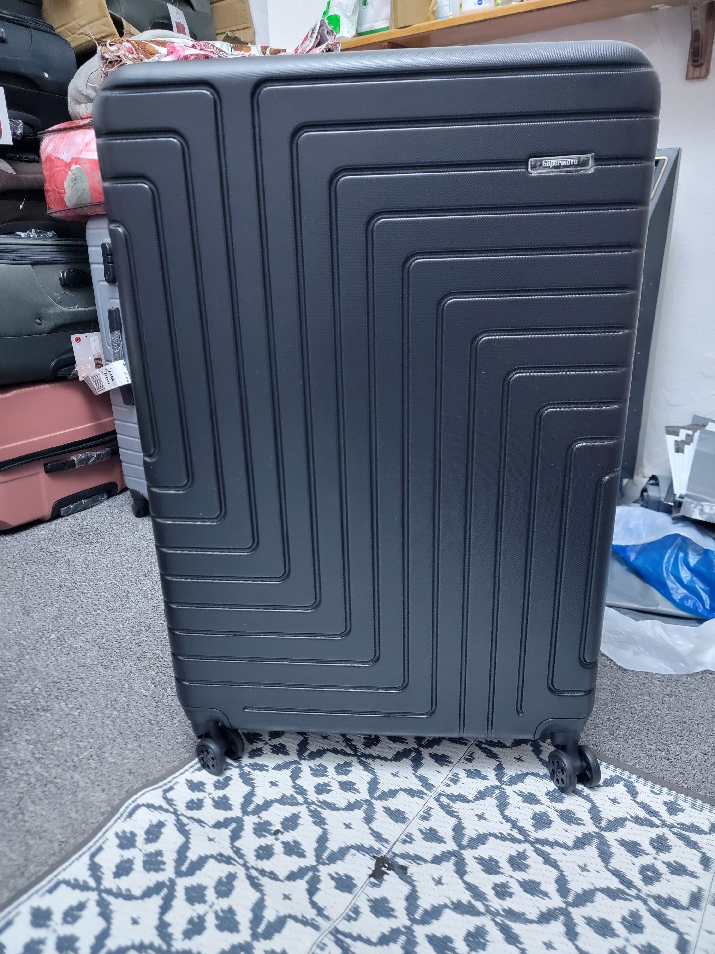 Supermove extra Large Black Hard Shell Suitcase with Wheels, supermoye, Extra Large, New condition — preloved on SilentSale®