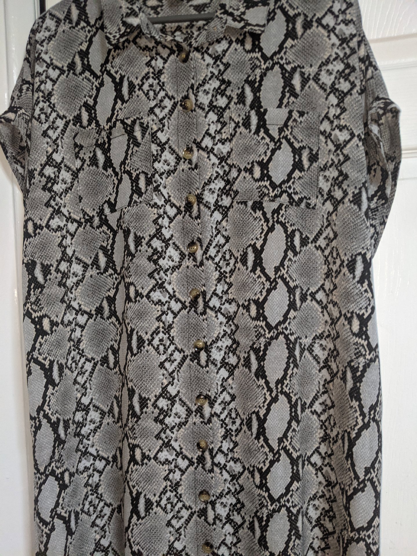 New Look Snake Print Midi Shirt Dress – UK 18, New Look, 18, Excellent condition — preloved on SilentSale®