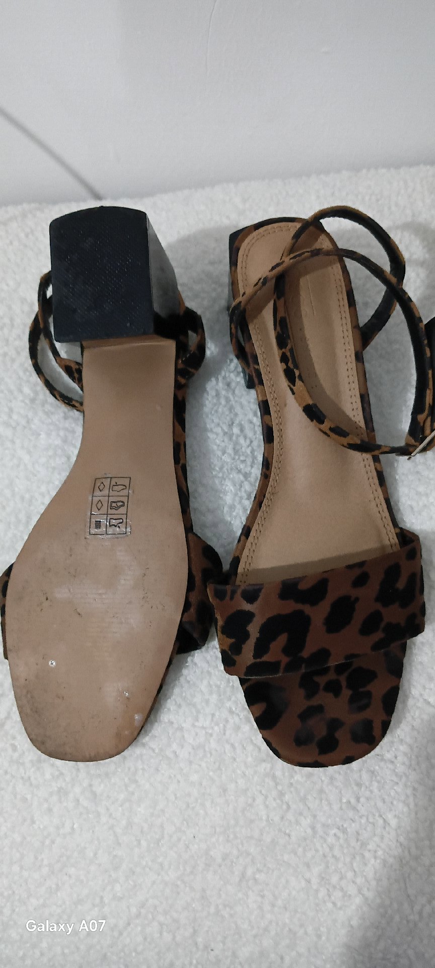 Leopard Print Block Heel Sandals – Size 5, Sos Shoes, 5, Excellent condition — preloved on SilentSale®