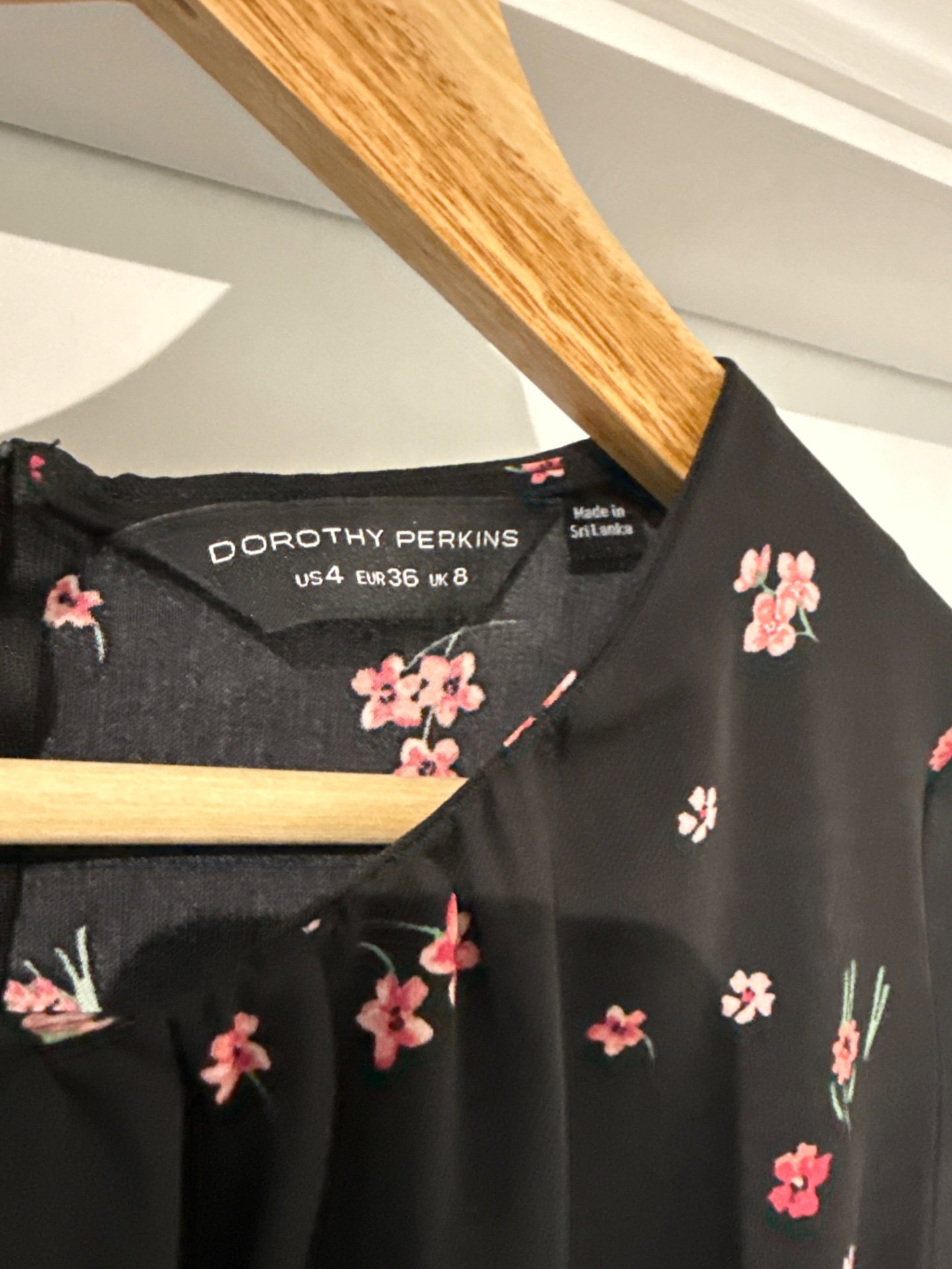 Dorothy Perkins Black Floral Long Sleeve Dress – UK 8, Dorothy Perkins, 8, Excellent condition — preloved on SilentSale®