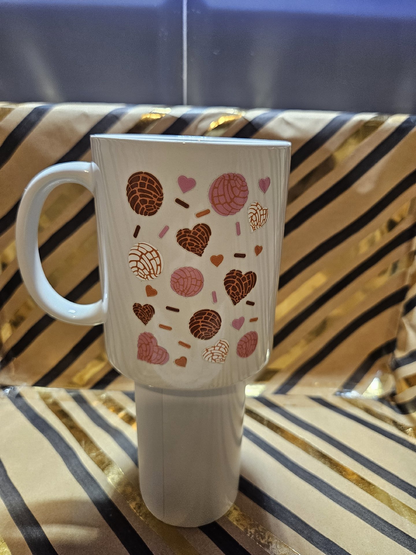 Ceramic Coffee Mug with Pink and Brown Pattern, Unbranded, One Size, New condition — preloved on SilentSale®