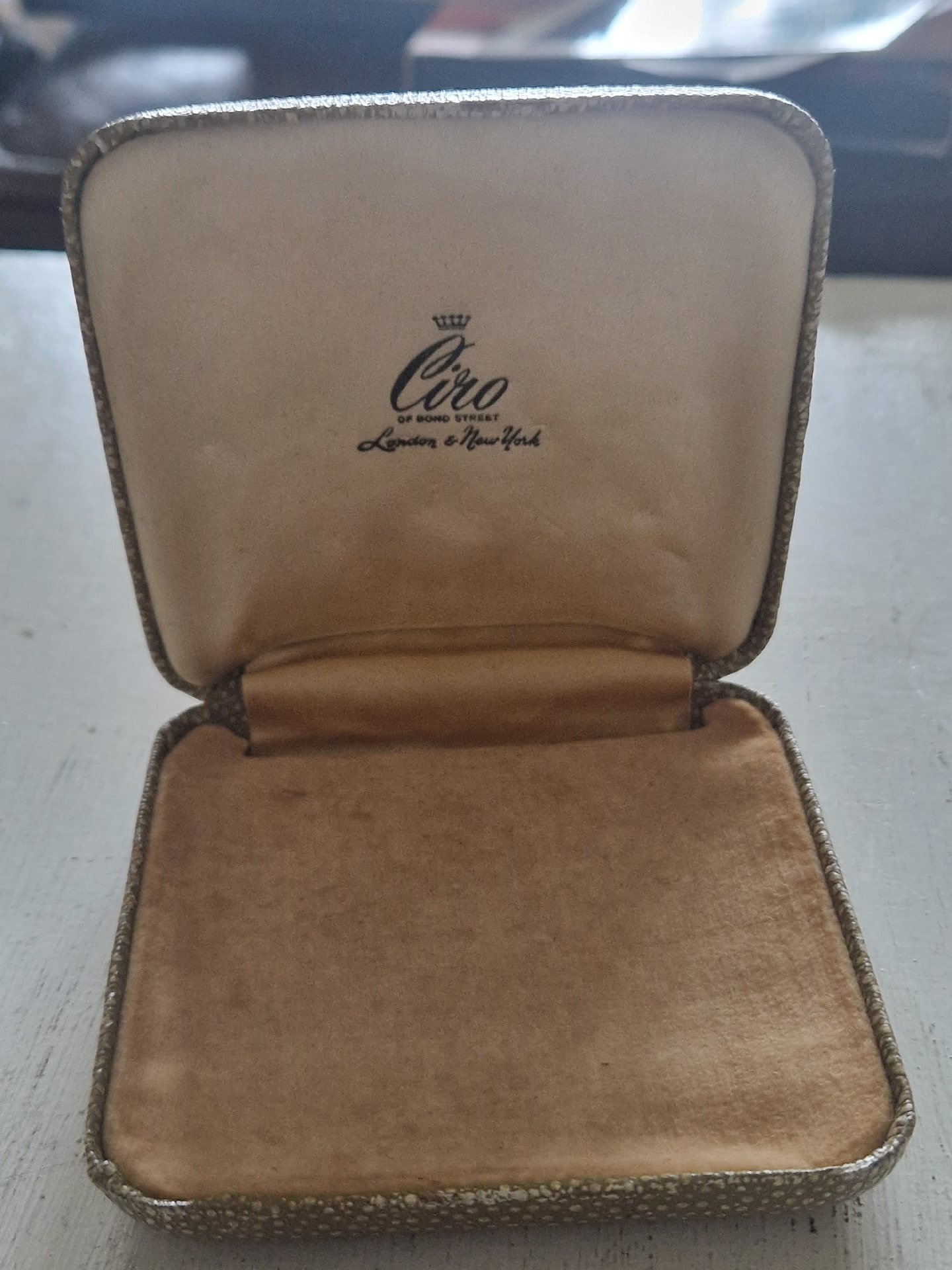 Vintage jewelry presentation box by Ciro of Bond Street, London & New York, ciro, One Size, Excellent condition — preloved on SilentSale®