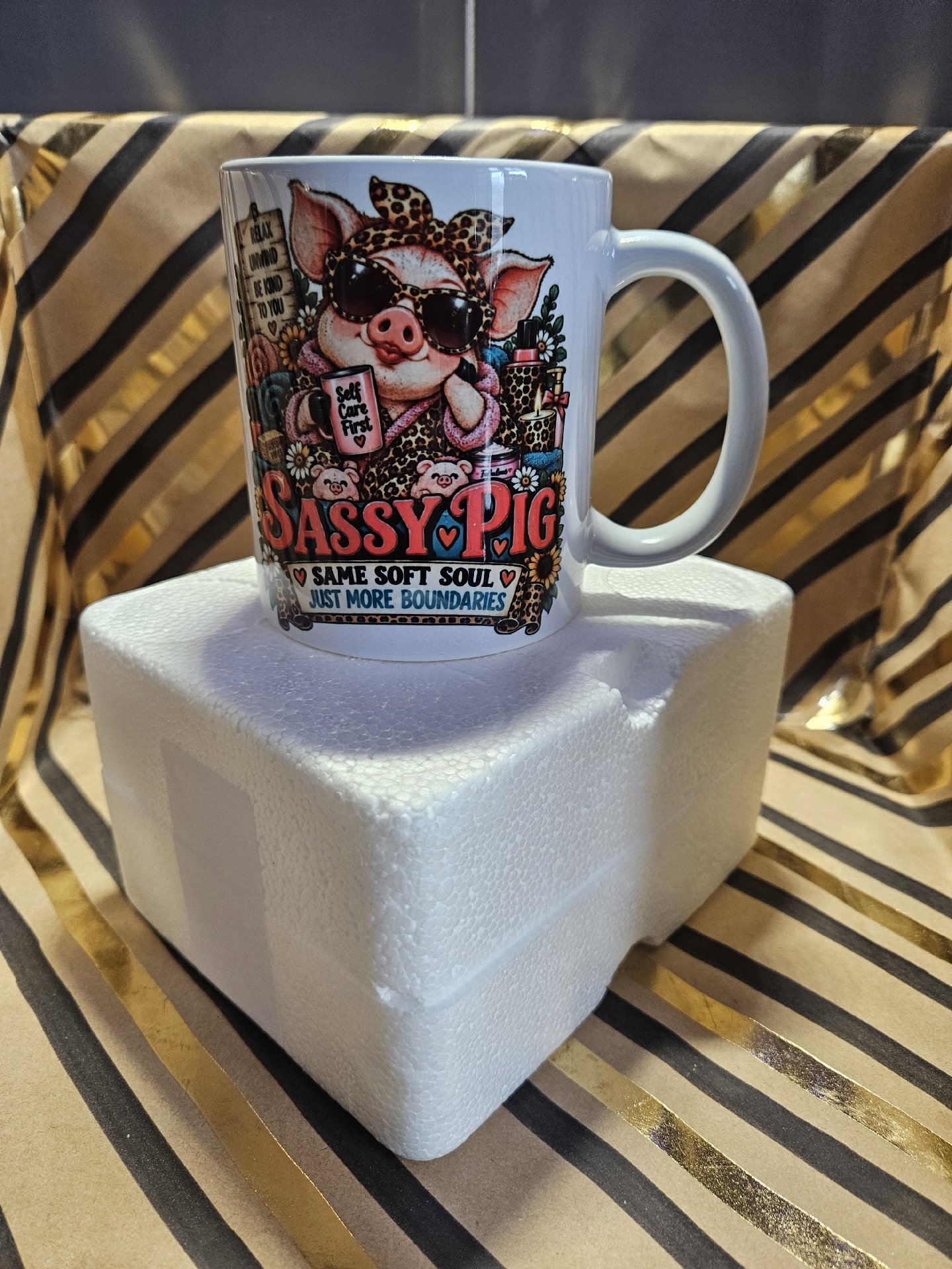 Sassy Pig Ceramic Mug with Humorous Print, Unbranded, One Size, New condition — preloved on SilentSale®