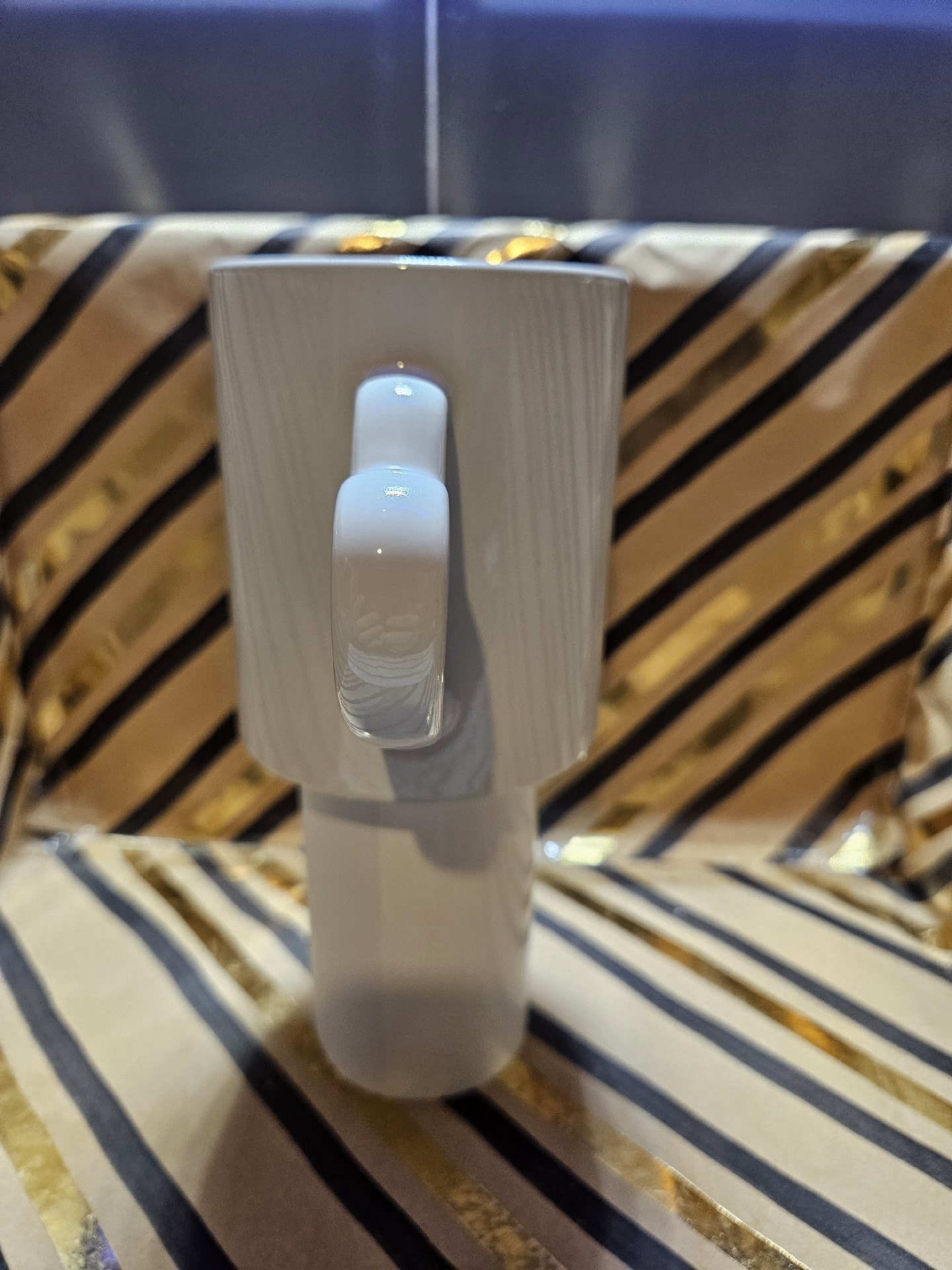 Grandma's Kitchen White Ceramic Mug with Heart Handle, Unbranded, One Size, New condition — preloved on SilentSale®