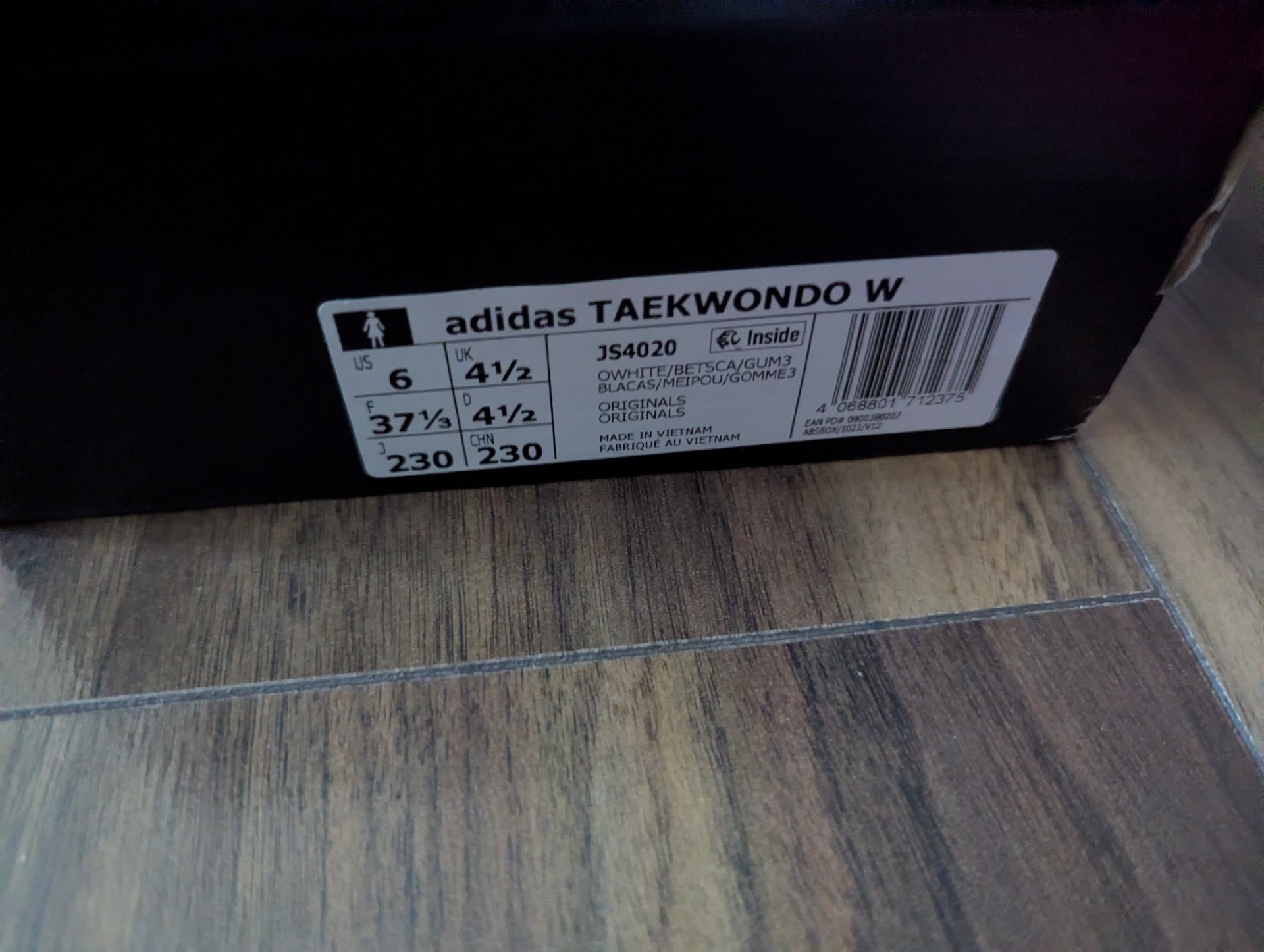 Adidas Red taekwondo Classic Trainers – UK 4.5, Adidas, 4.5, New condition — preloved on SilentSale®