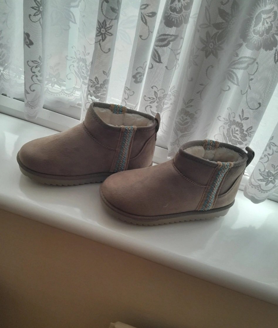 Beige Shearling Lined Winter Boots, Boohoo, 4, New condition — preloved on SilentSale®