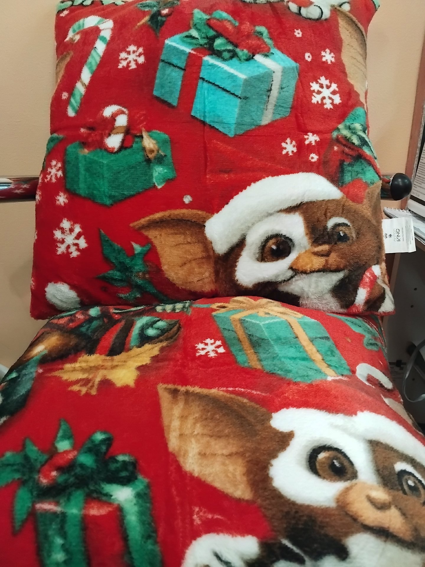 Christmas Themed Decorative Cushions with Festive Print, cotton king, Medium, New condition — preloved on SilentSale®
