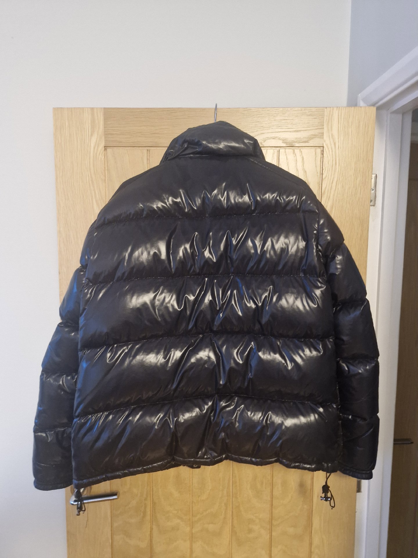 Moncler Black Puffer Jacket – Size 4, Moncler, 4, Excellent condition — preloved on SilentSale®