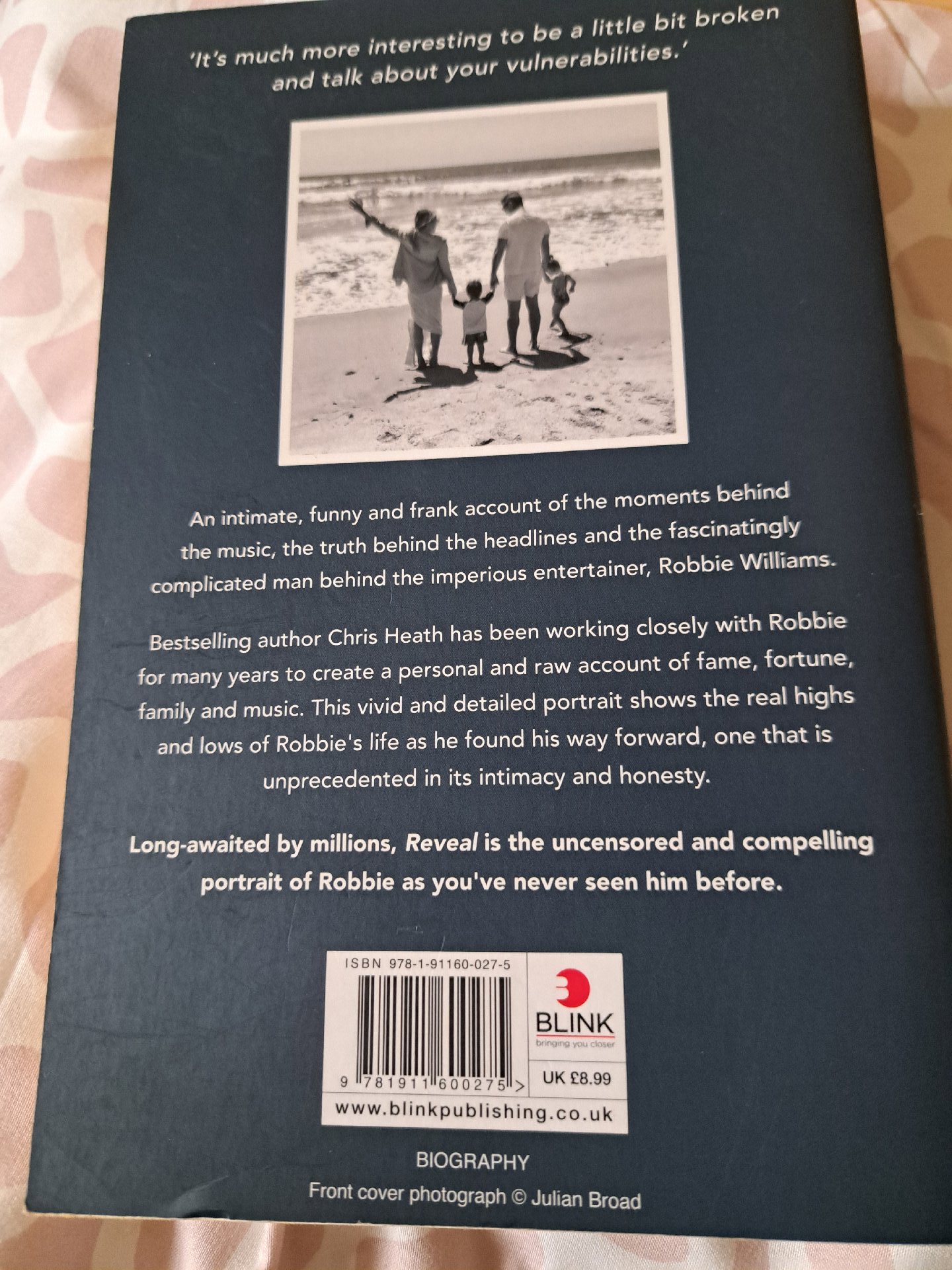 Reveal Robbie Williams  paperback book, Williams, Paperback, Good condition — preloved on SilentSale®