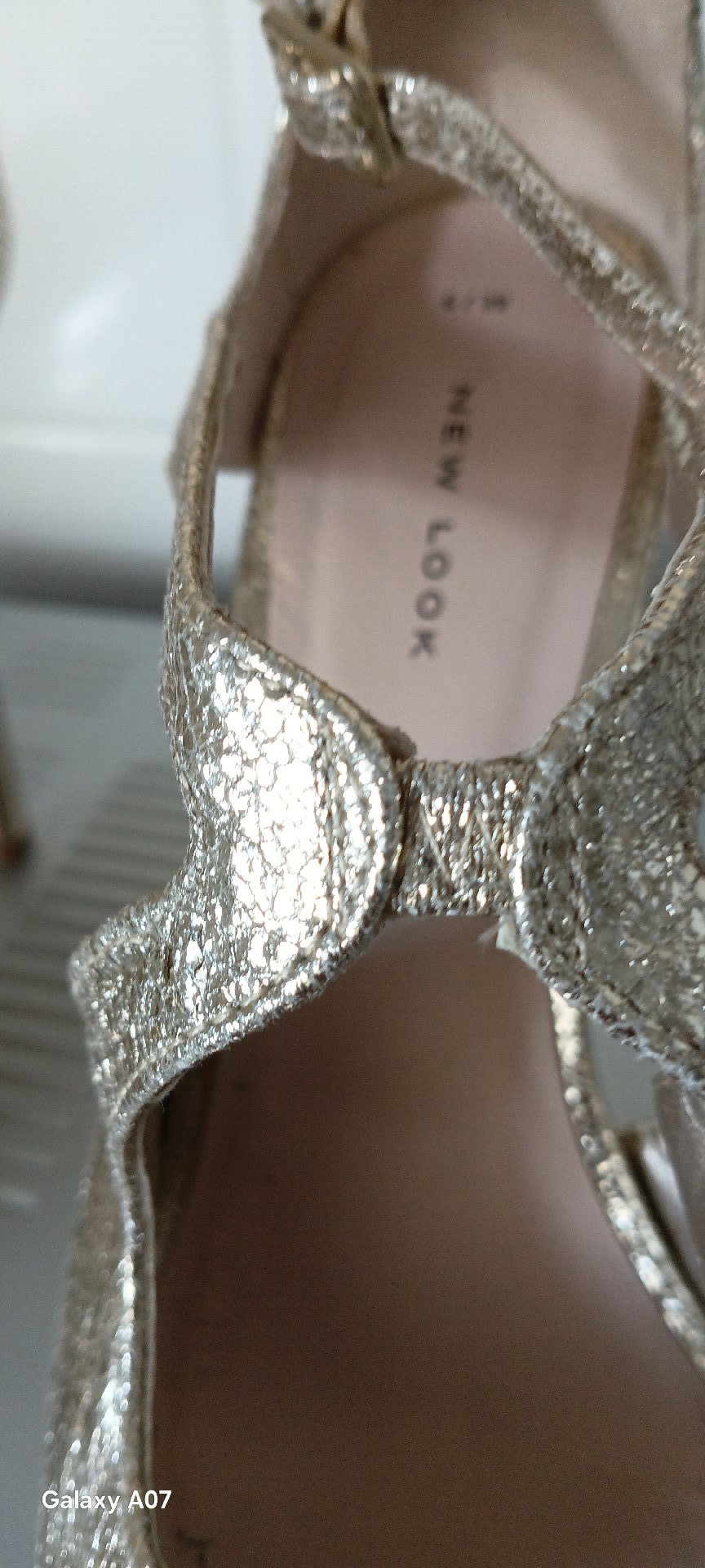 New Look Gold High Heel Platform Sandals – UK 6 / EU 39, New Look, 6, Excellent condition — preloved on SilentSale®
