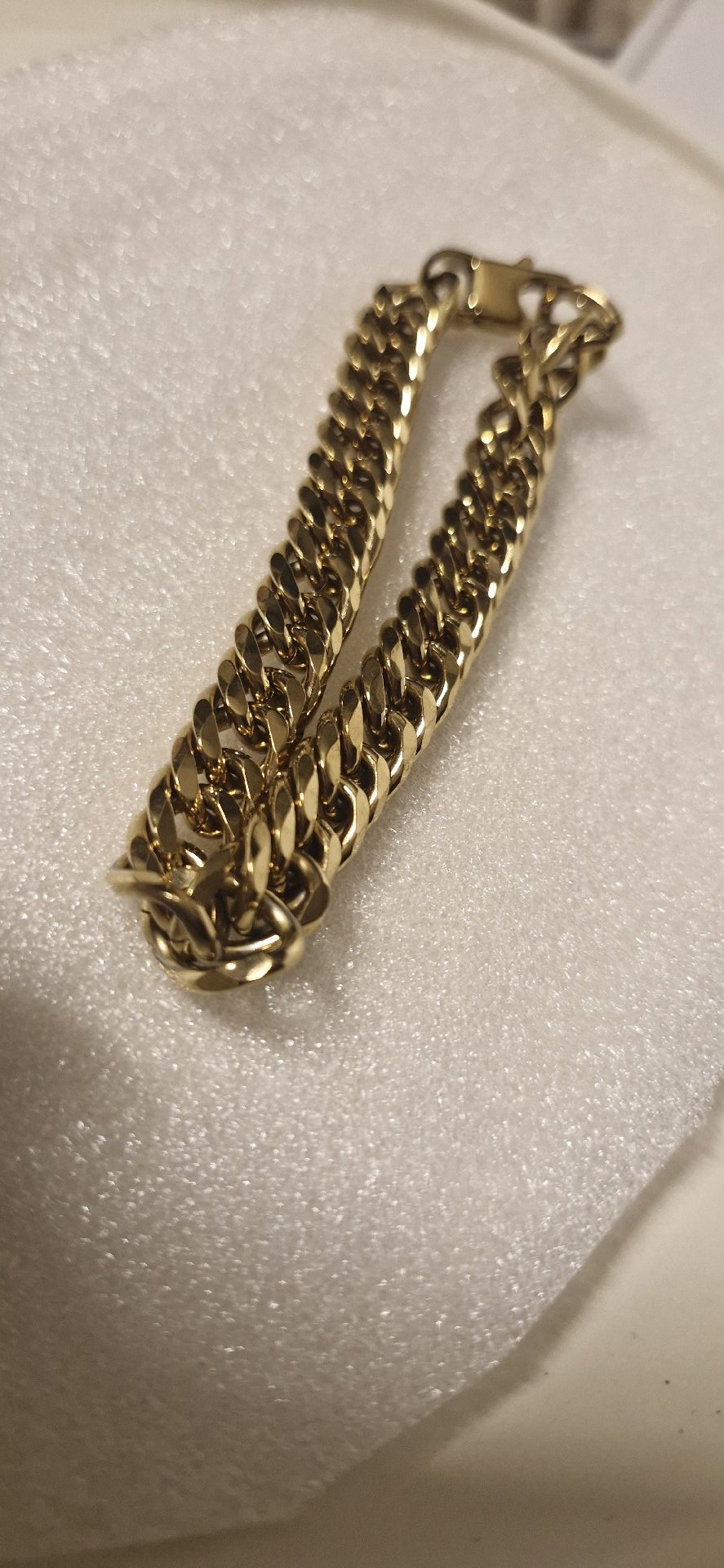 Gold Tone Cuban Link Chain Bracelet, Gold Tone, One Size, New condition — preloved on SilentSale®