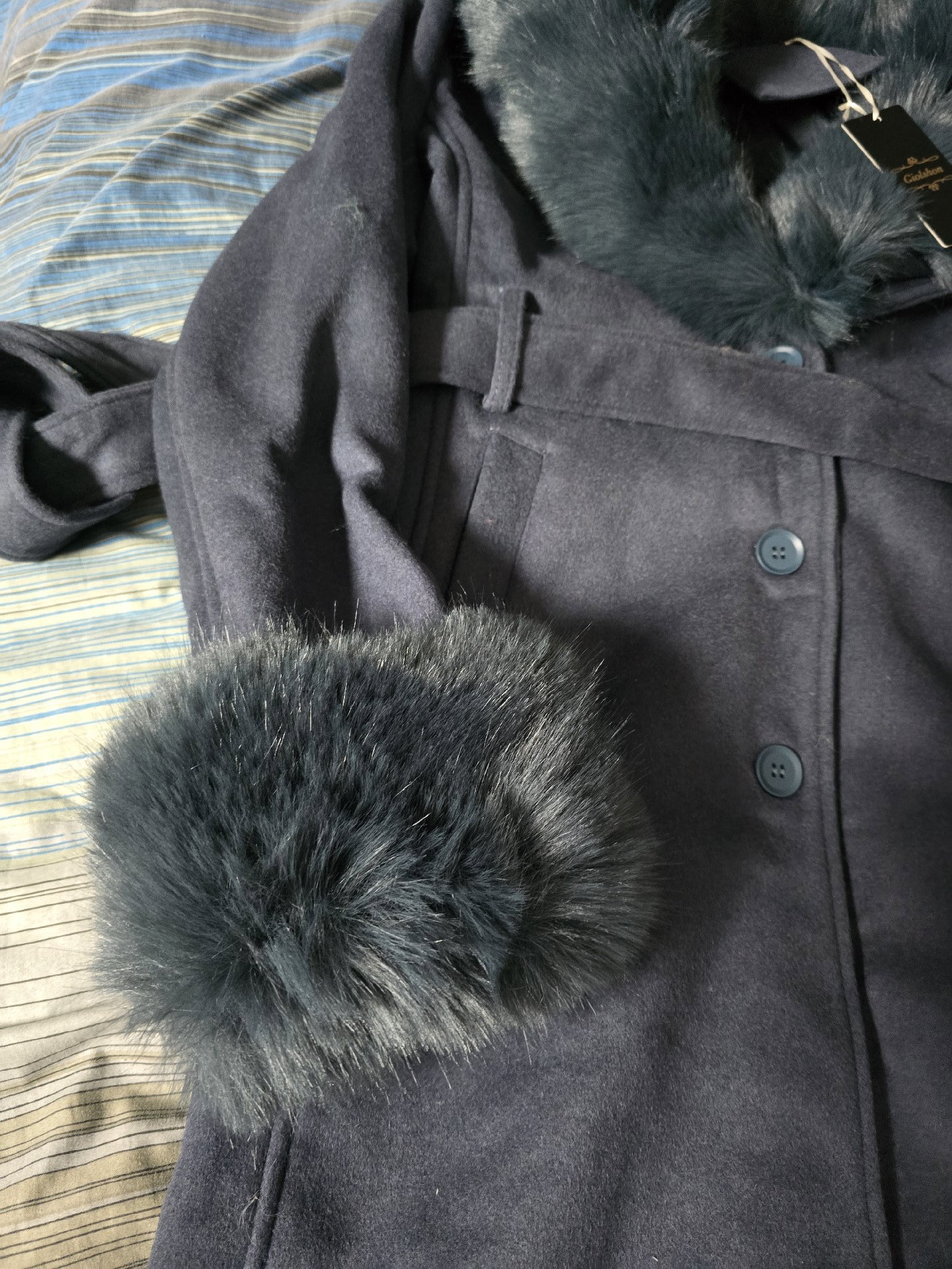 Claudine Navy Blue Faux Fur Collar and Cuff Coat, Giolshon, 12, New condition — preloved on SilentSale®