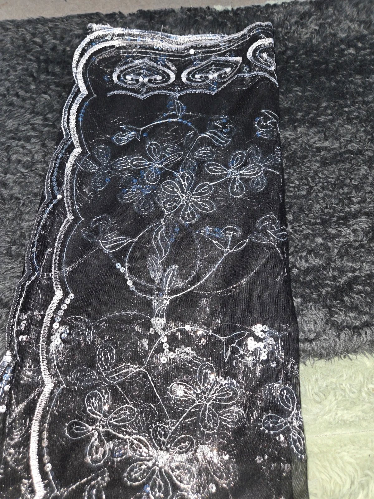 Black & Silver Sequin Floral Evening Shawl Wrap, Amazon, One size, New condition — preloved on SilentSale®