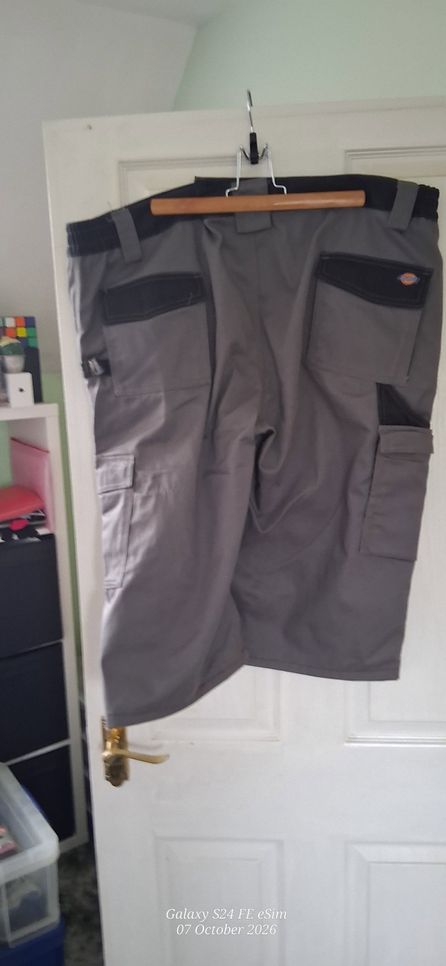Dickies Grey Work Cargo Shorts – UK 44R, Dickies, UK 44R, Good condition — preloved on SilentSale®