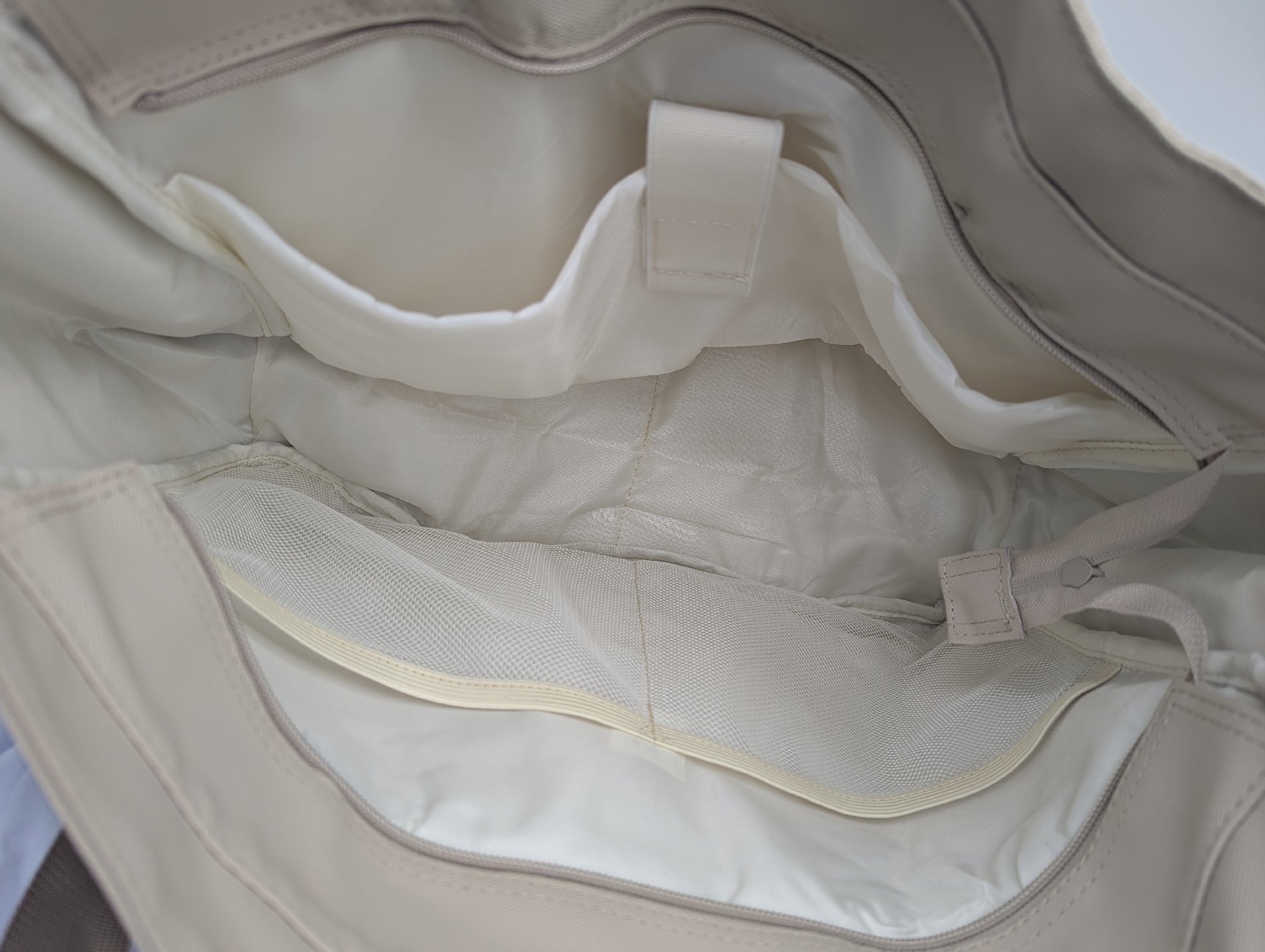 iFaraday Beige Duffel Bag Professional, iFaraday, Large, New condition — preloved on SilentSale®