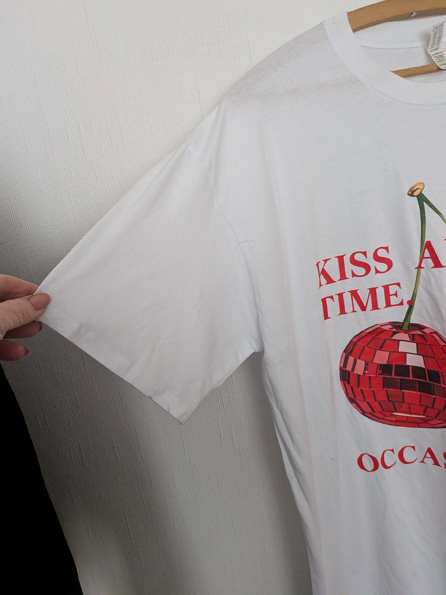 Harry styles kiss white XL t shirt , Casual Classics, XL, New condition — preloved on SilentSale®