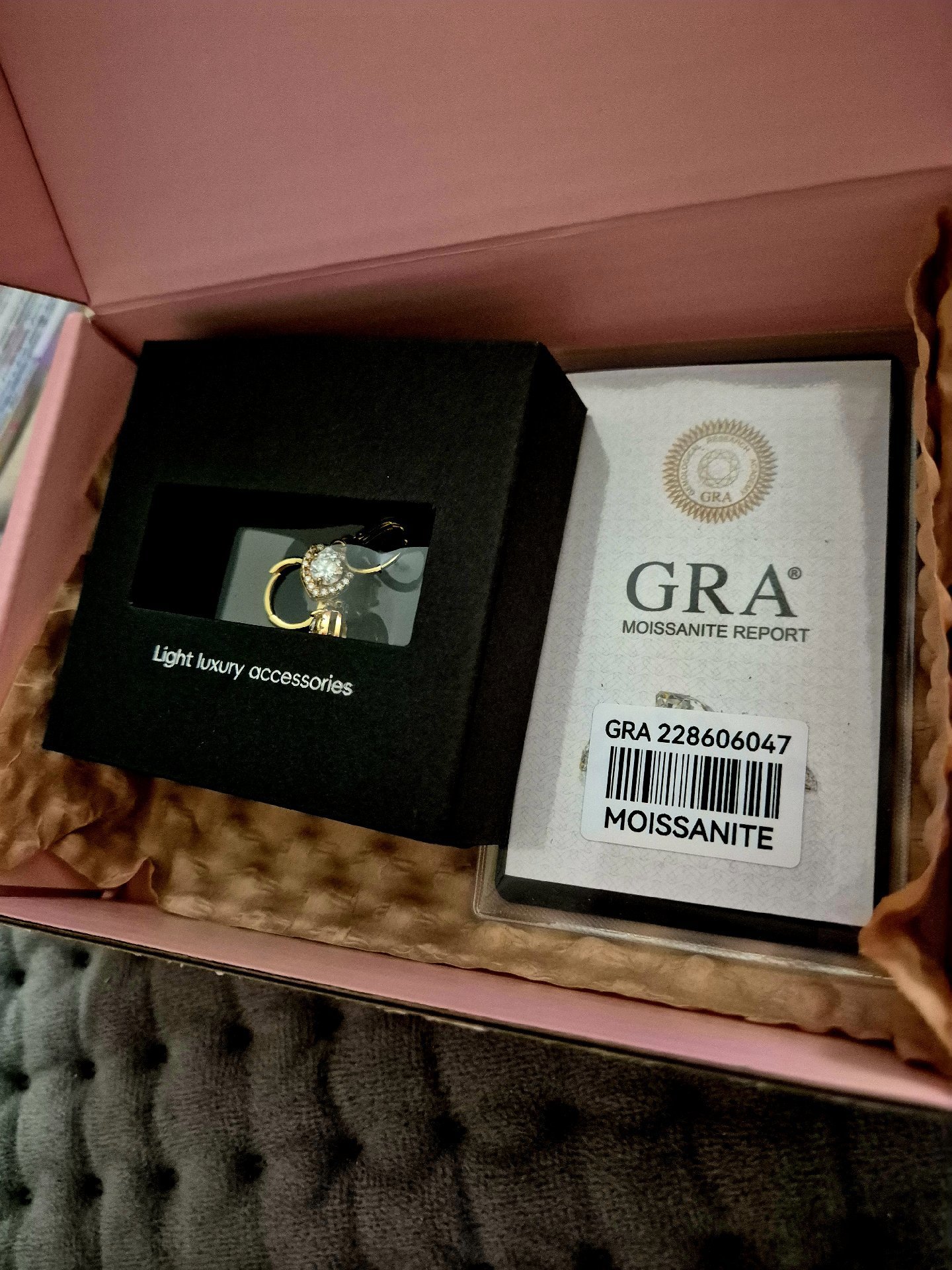 Light Luxury Accessories Gold Tone Moissanite Earrings, GRA, One Size, New condition — preloved on SilentSale®