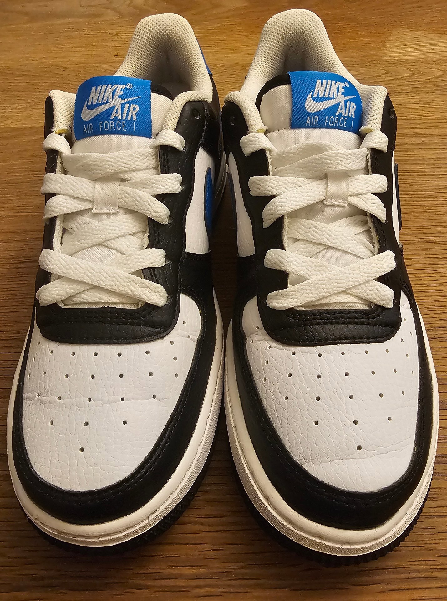 Nike Air Force 1 Low White Black Light Photo Blue (GS) size UK 5, Nike, 5, Like New condition — preloved on SilentSale®