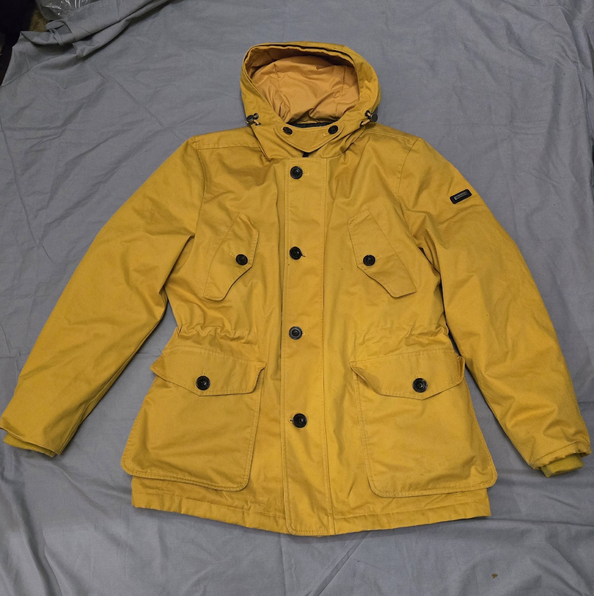 Hackett London Yellow Down Filled Jacket Medium, Hackett, M, Excellent condition — preloved on SilentSale®