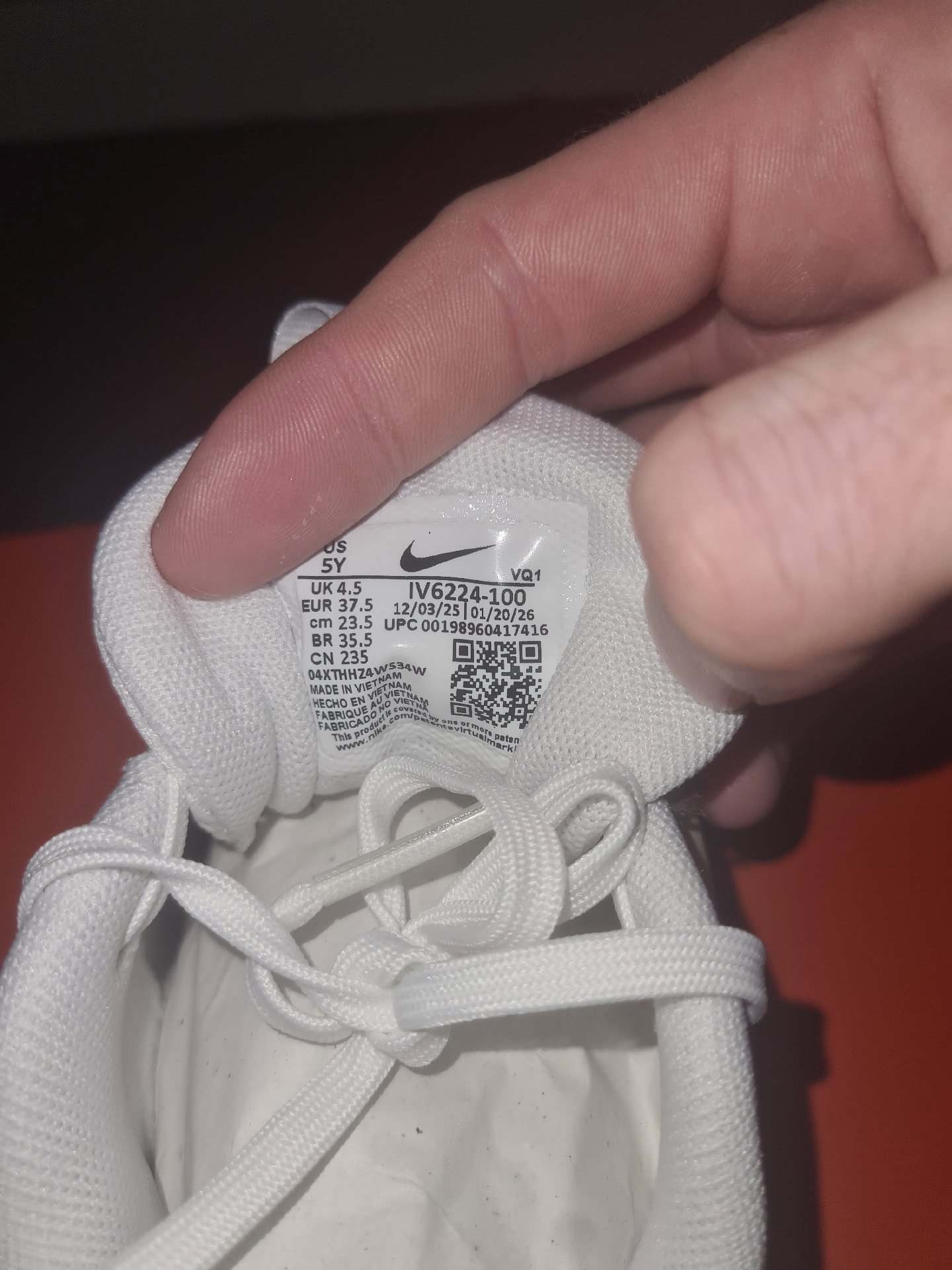 Nike White Trainers – UK 4.5 / EUR 37.5, Nike, 4.5, Excellent condition — preloved on SilentSale®