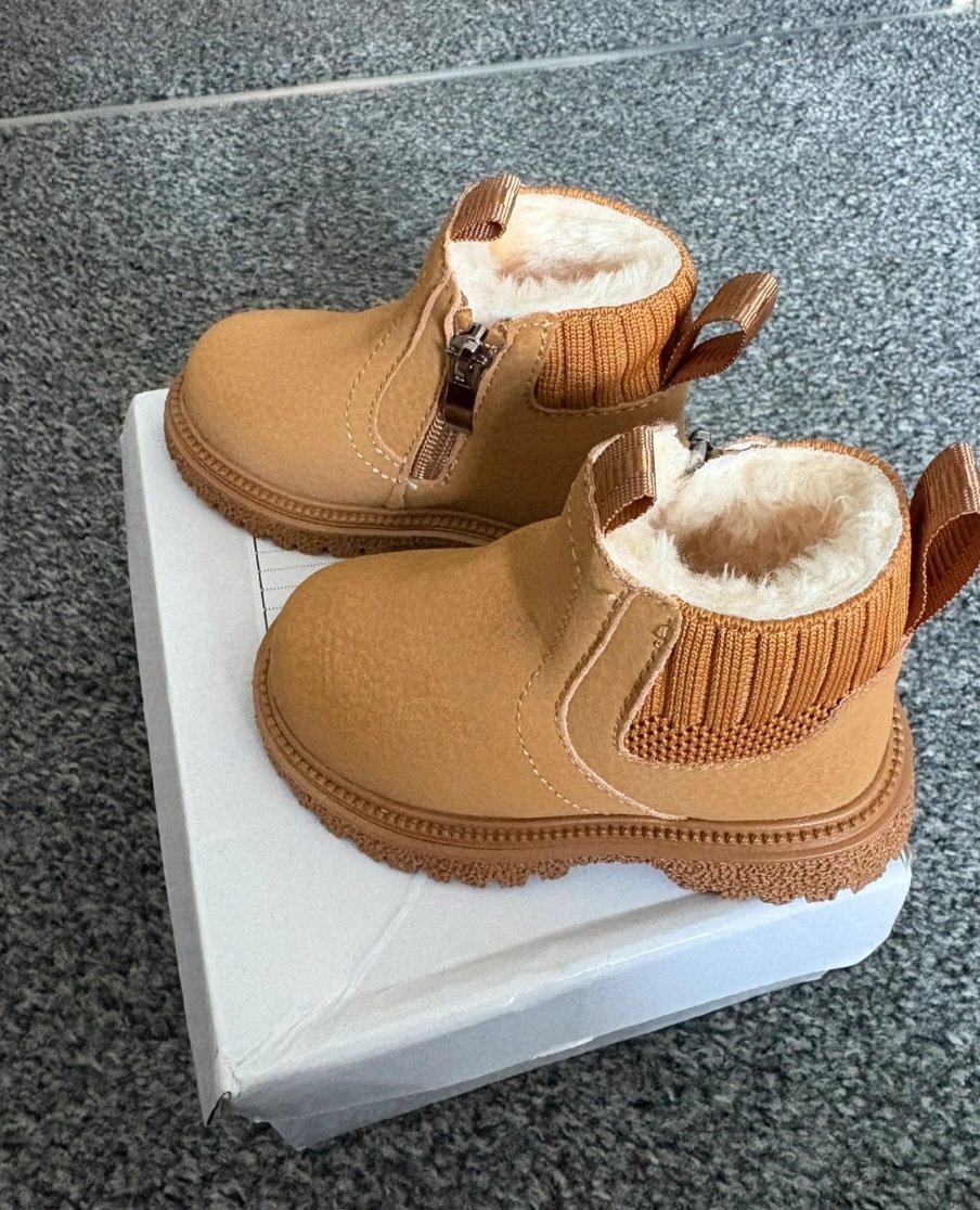 1 Pair of Unisex Solid Color Plush-lined Snow Boots with Subtle Textured Patterns, Children's Zip-up Autumn/winter Outdoor Boots, Unbranded, 3 years, New condition — preloved on SilentSale®