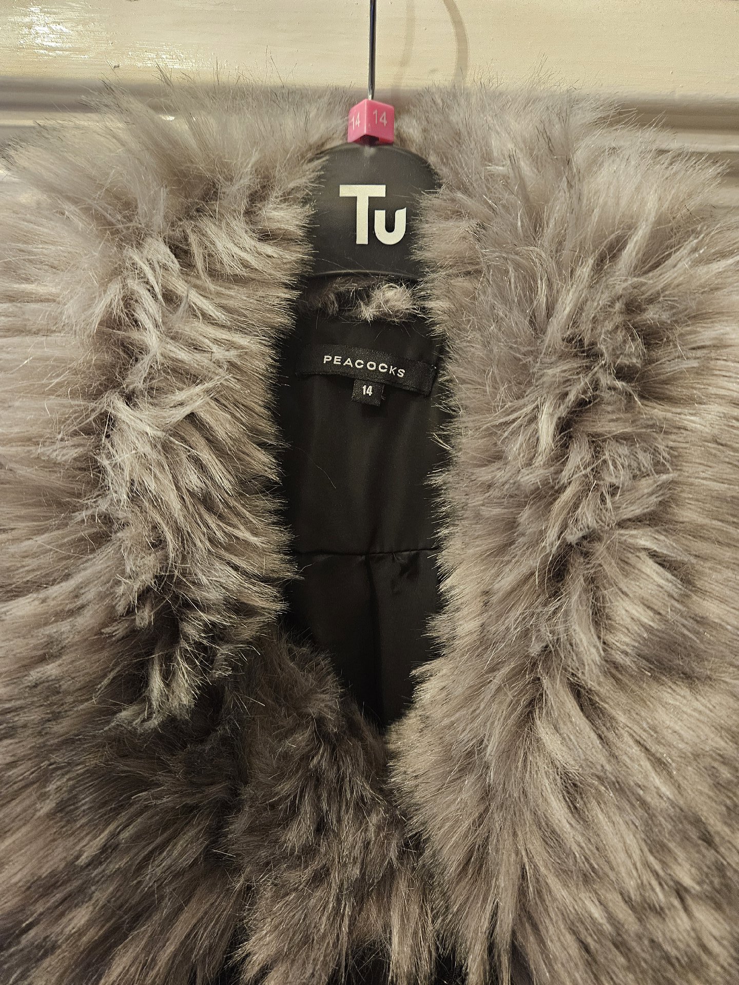 Peacocks Black Padded Coat with Faux Fur Collar – Size 14, Peacocks, 14, New condition — preloved on SilentSale®
