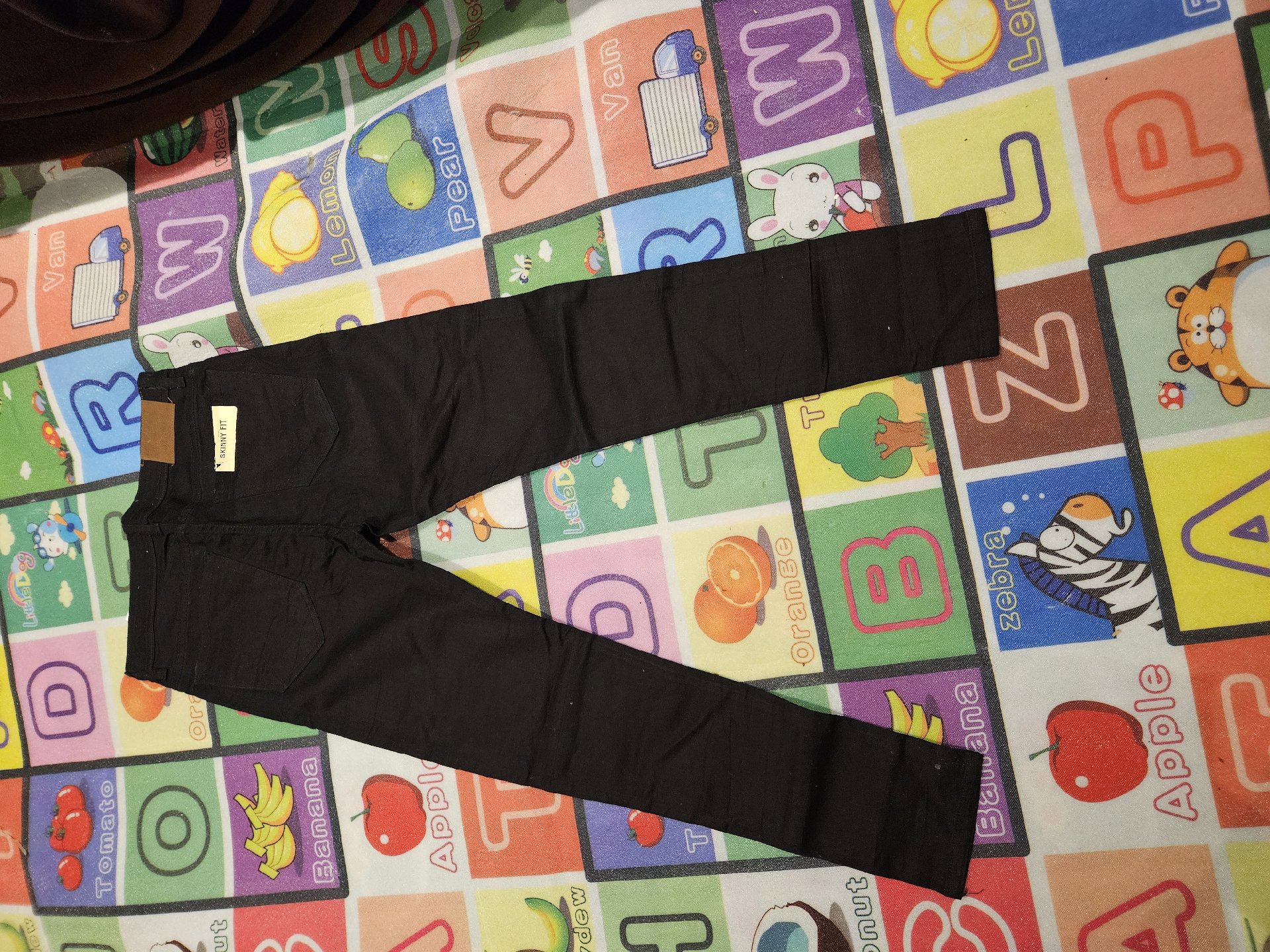 H&M Black Skinny Fit Jeans – Size 32, H&M, W28 L32, Excellent condition — preloved on SilentSale®