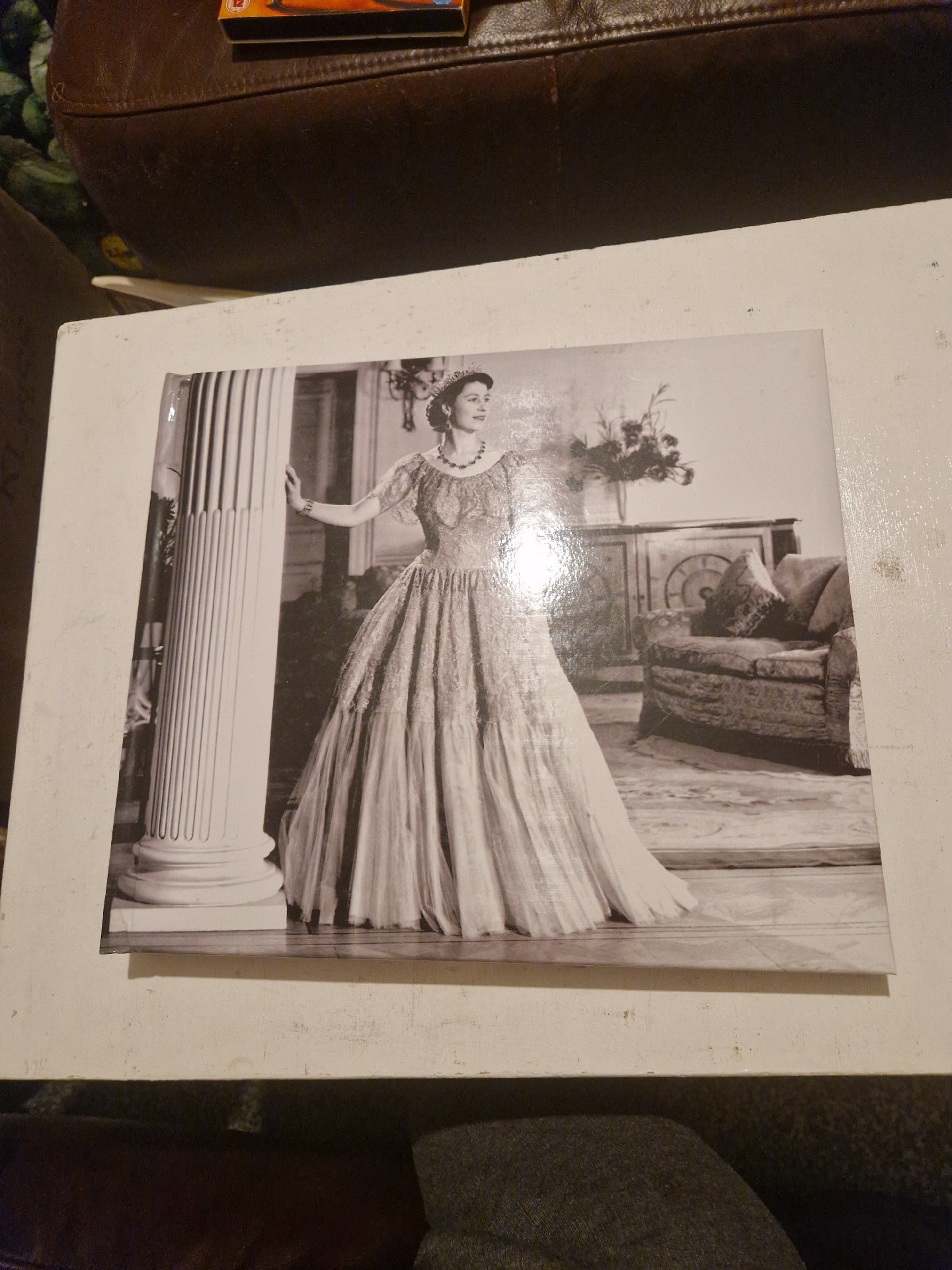 Treasures of Queen Elizabeth — Tim Ewart, Carlton Books, Limited, One Size, Excellent condition — preloved on SilentSale®