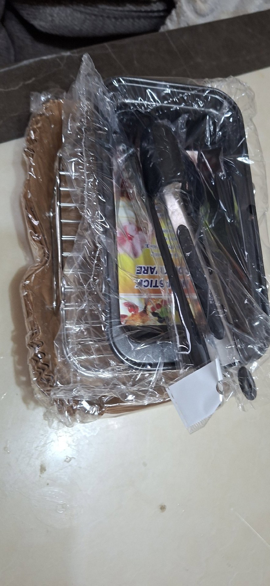 Air fryer Set with Cooling Racks, Non-Stick Loaf Tin, Tongs & Pastry Brush, Unbranded, Small, New condition — preloved on SilentSale®