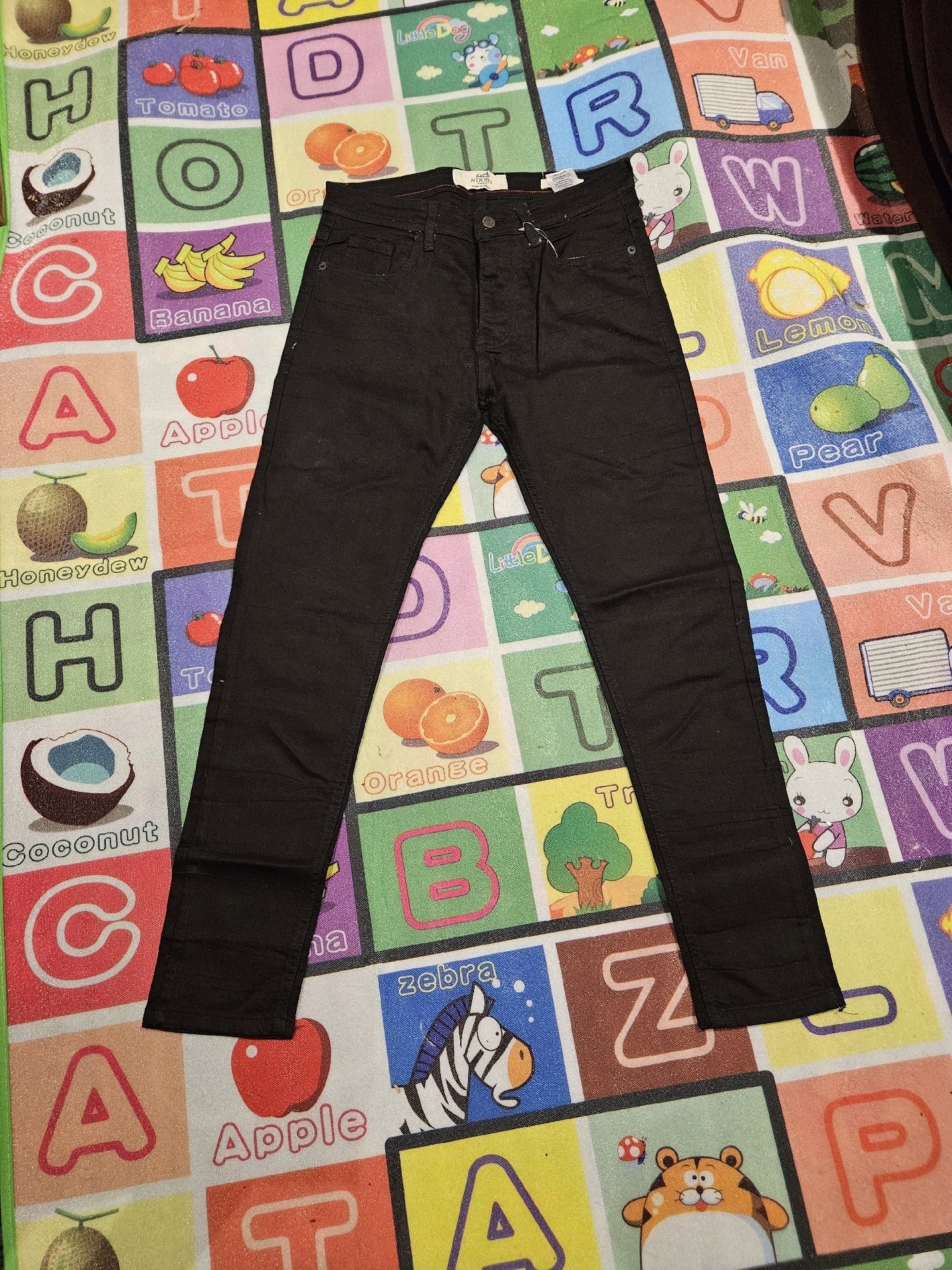 H&M Black Skinny Fit Jeans – Size 32, H&M, W28 L32, Excellent condition — preloved on SilentSale®