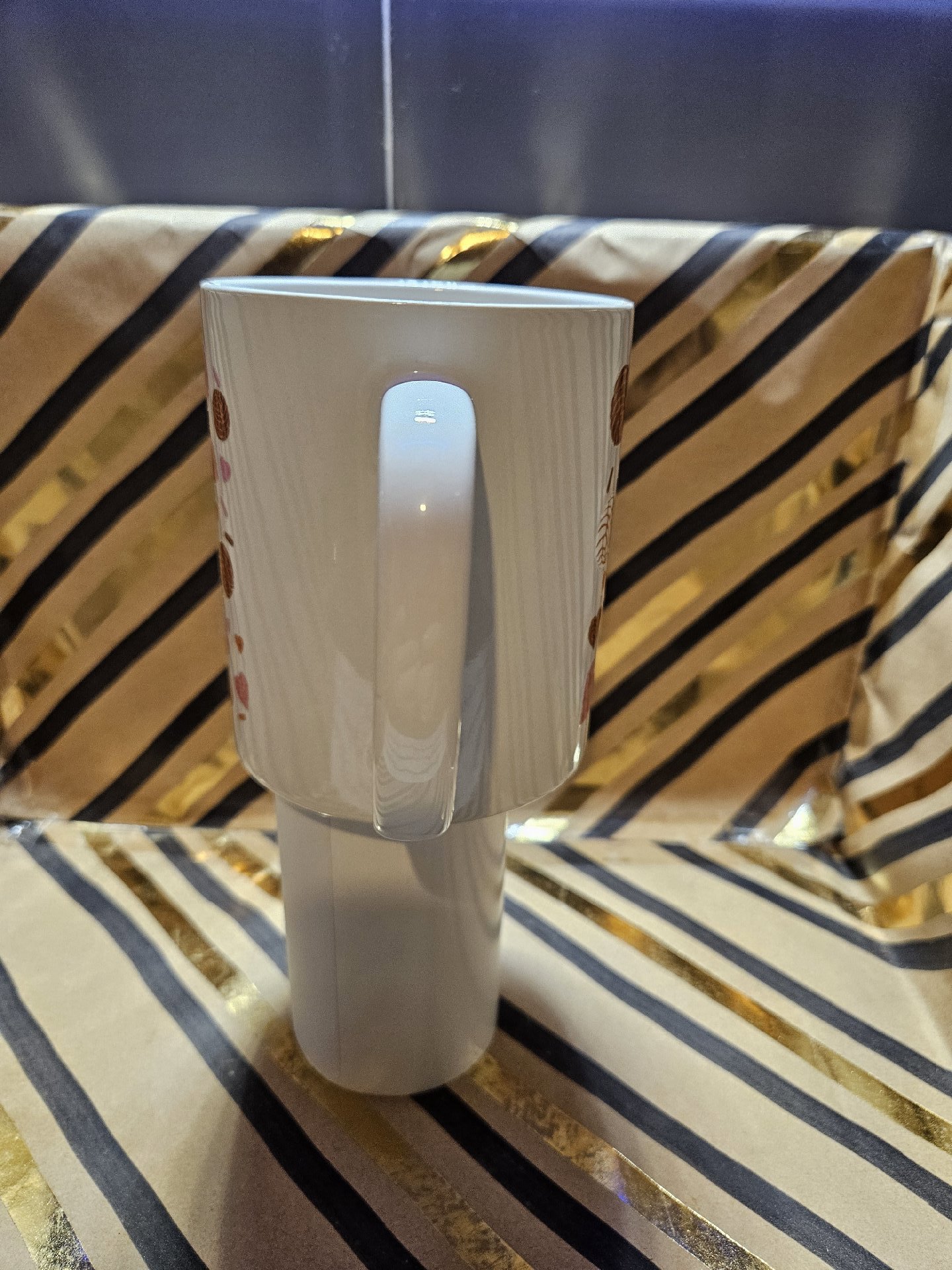 Ceramic Coffee Mug with Pink and Brown Pattern, Unbranded, One Size, New condition — preloved on SilentSale®