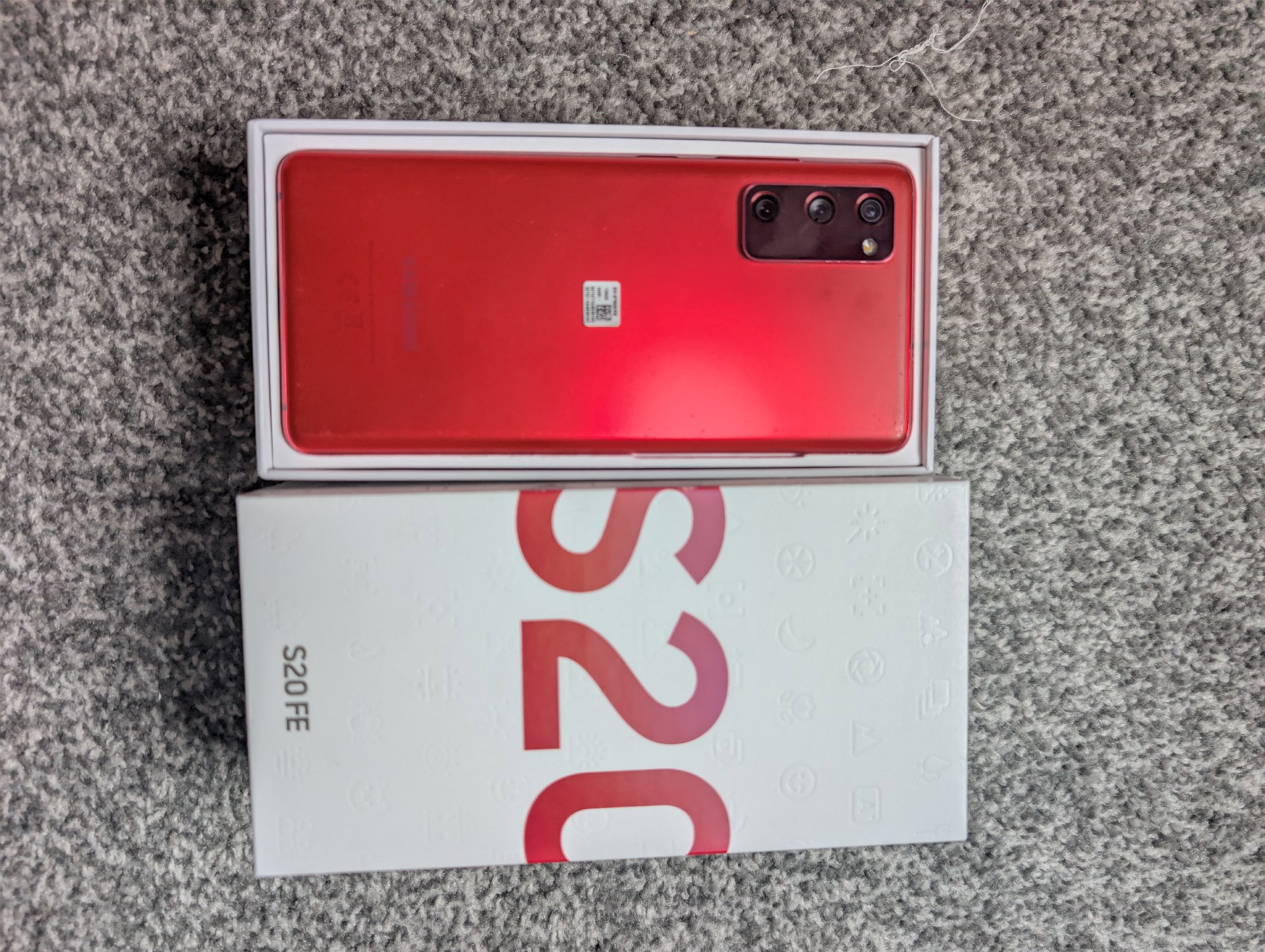 Samsung S20FE , Samsung, One Size, Excellent condition — preloved on SilentSale®