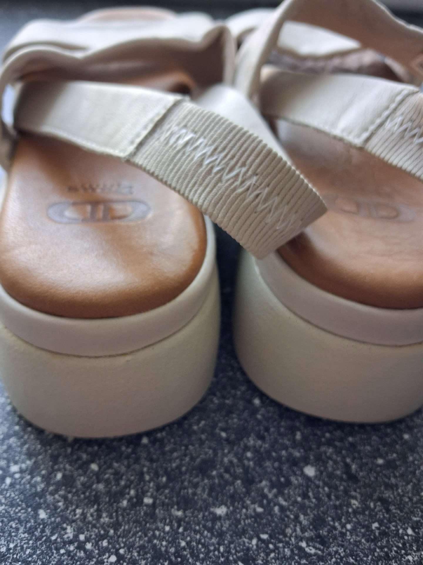 Dune White Leather Platform Sandals – UK 4, Dune, 4, Excellent condition — preloved on SilentSale®
