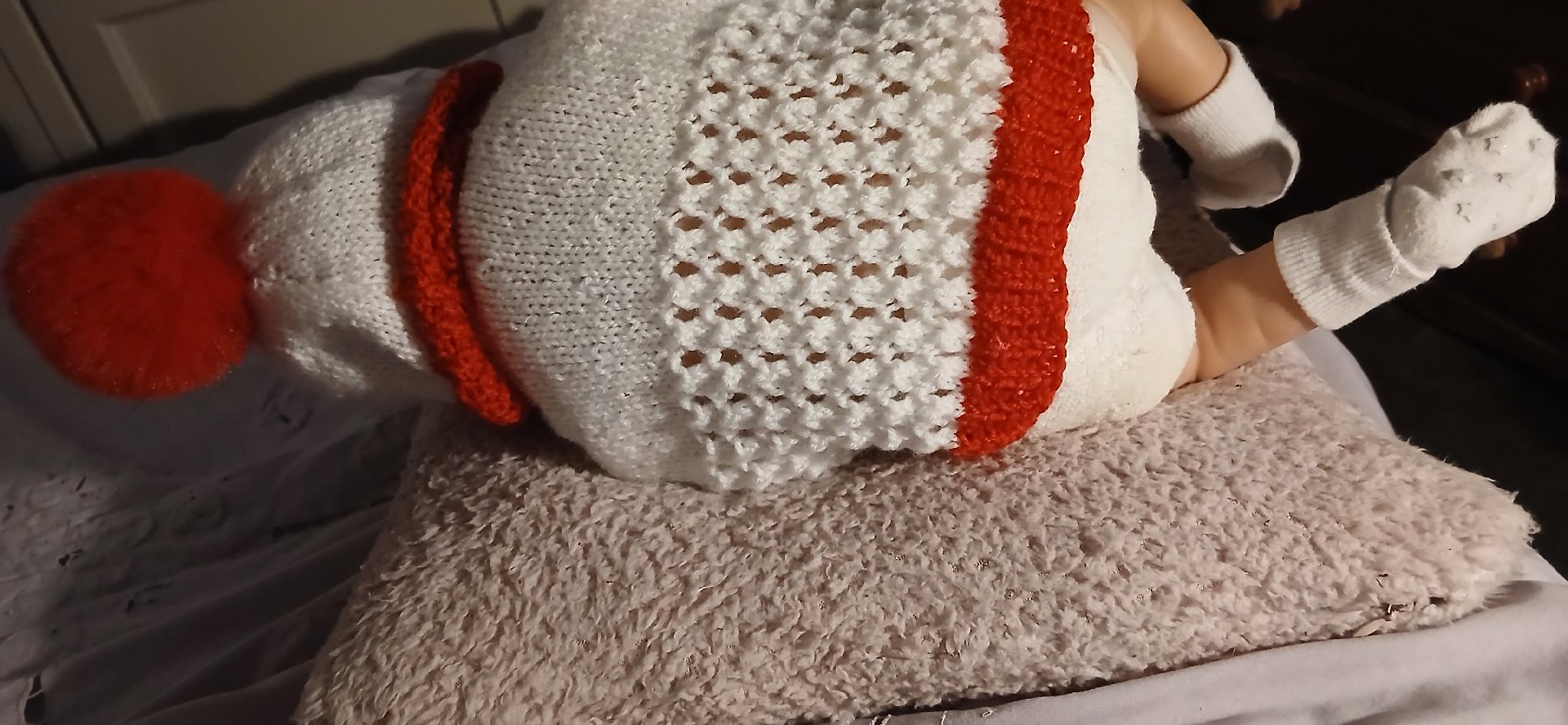 Hand Knitted Baby Cardigan and Hat Set White and Red, Handmade, 0-3M, Excellent condition — preloved on SilentSale®