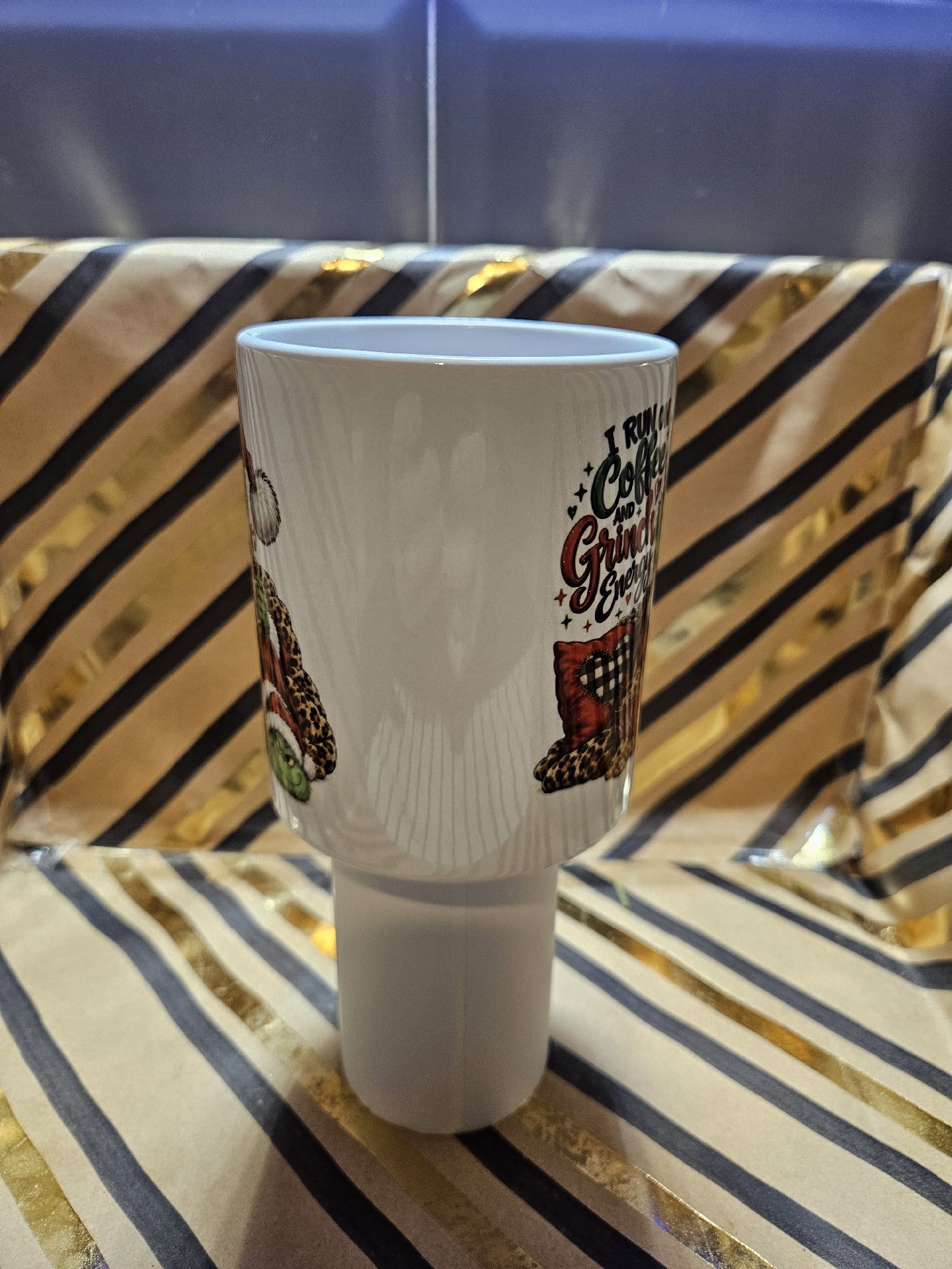 Grinch Christmas Travel Mug with Lid, Unbranded, One Size, New condition — preloved on SilentSale®