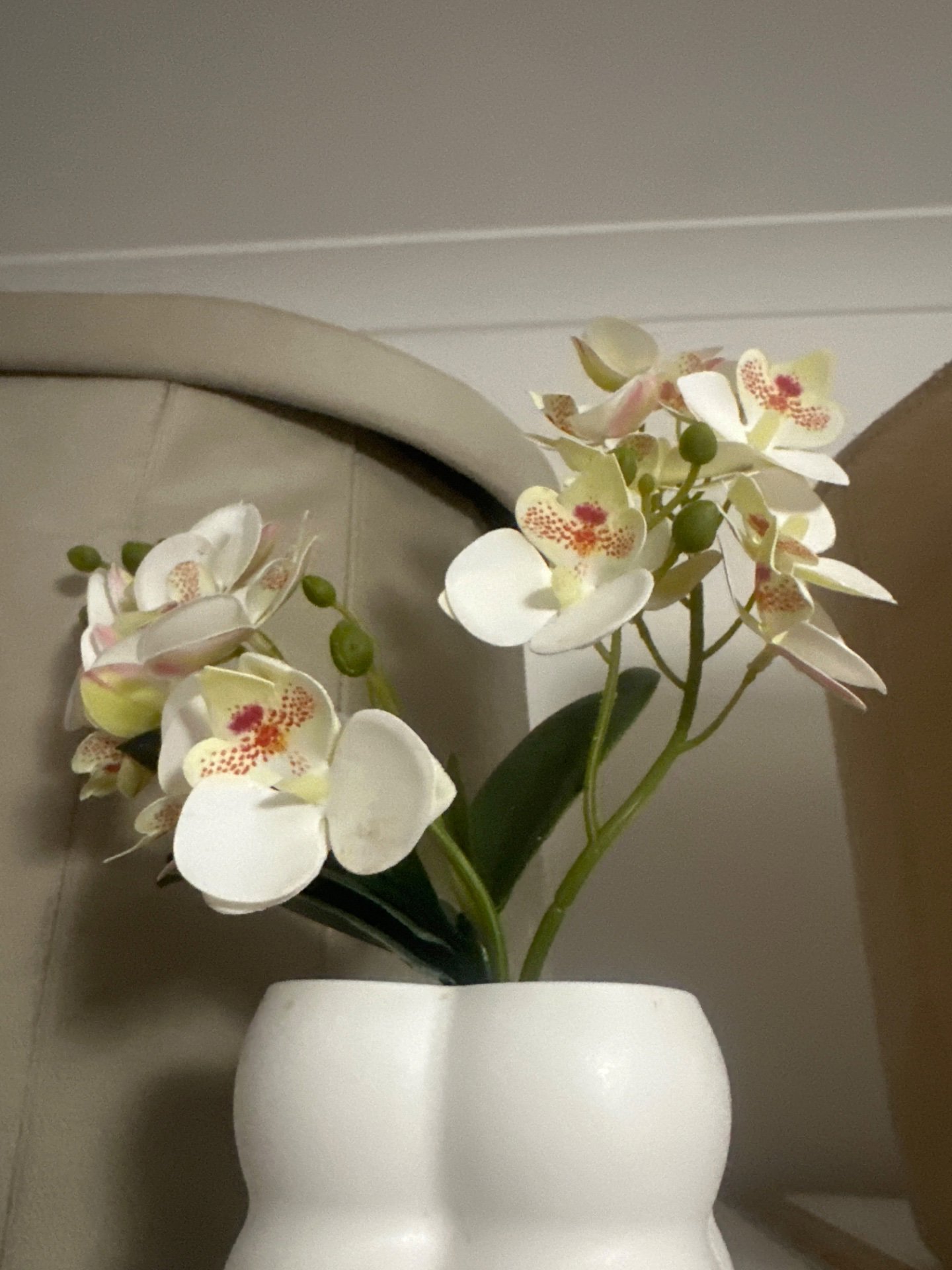White Ceramic Vase with Artificial Orchid Flowers, Unbranded, One Size, Excellent condition — preloved on SilentSale®